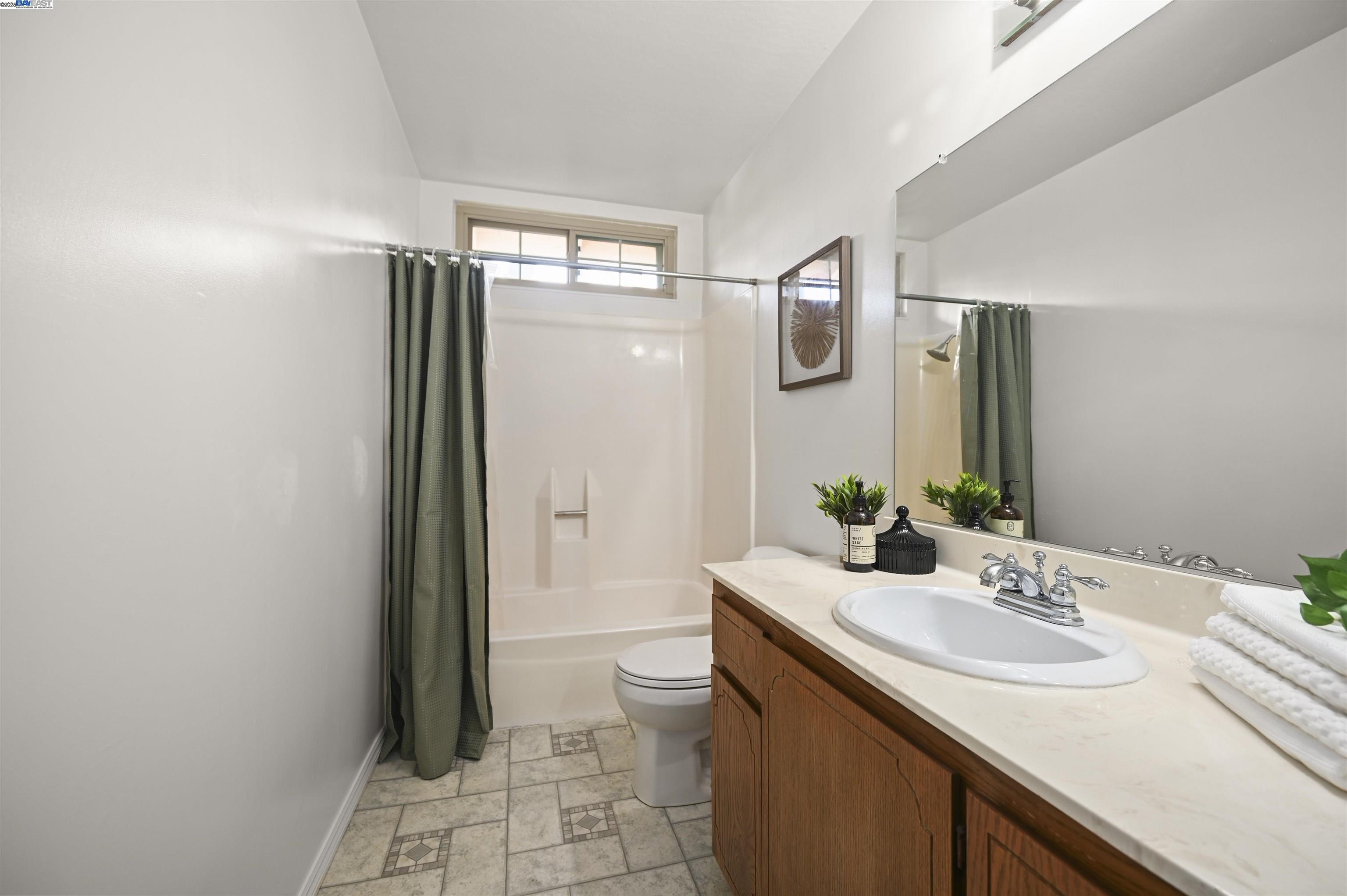 Detail Gallery Image 20 of 34 For 9985 Windsor Way, San Ramon,  CA 94583 - 4 Beds | 2/1 Baths