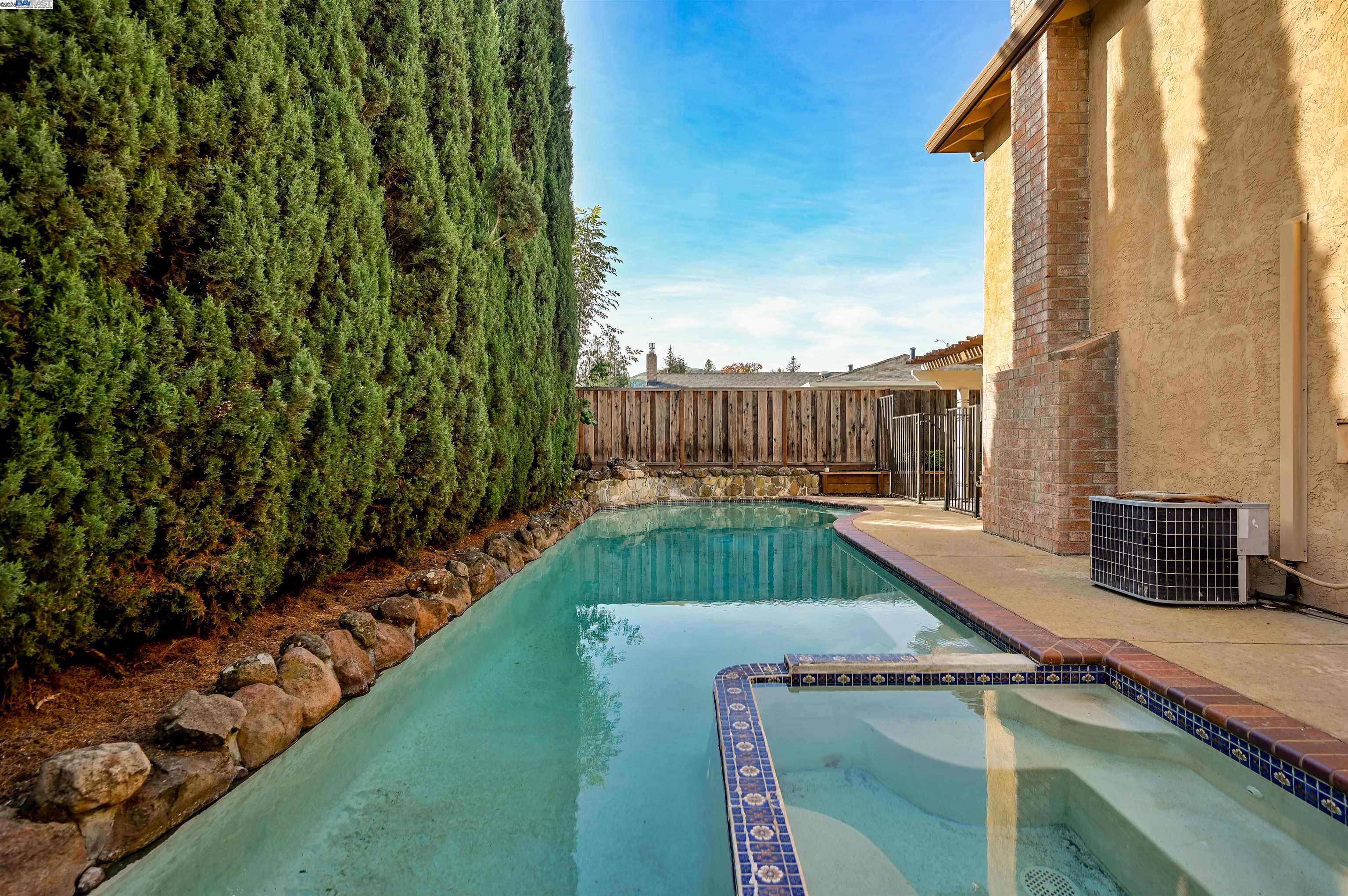 Detail Gallery Image 25 of 34 For 9985 Windsor Way, San Ramon,  CA 94583 - 4 Beds | 2/1 Baths