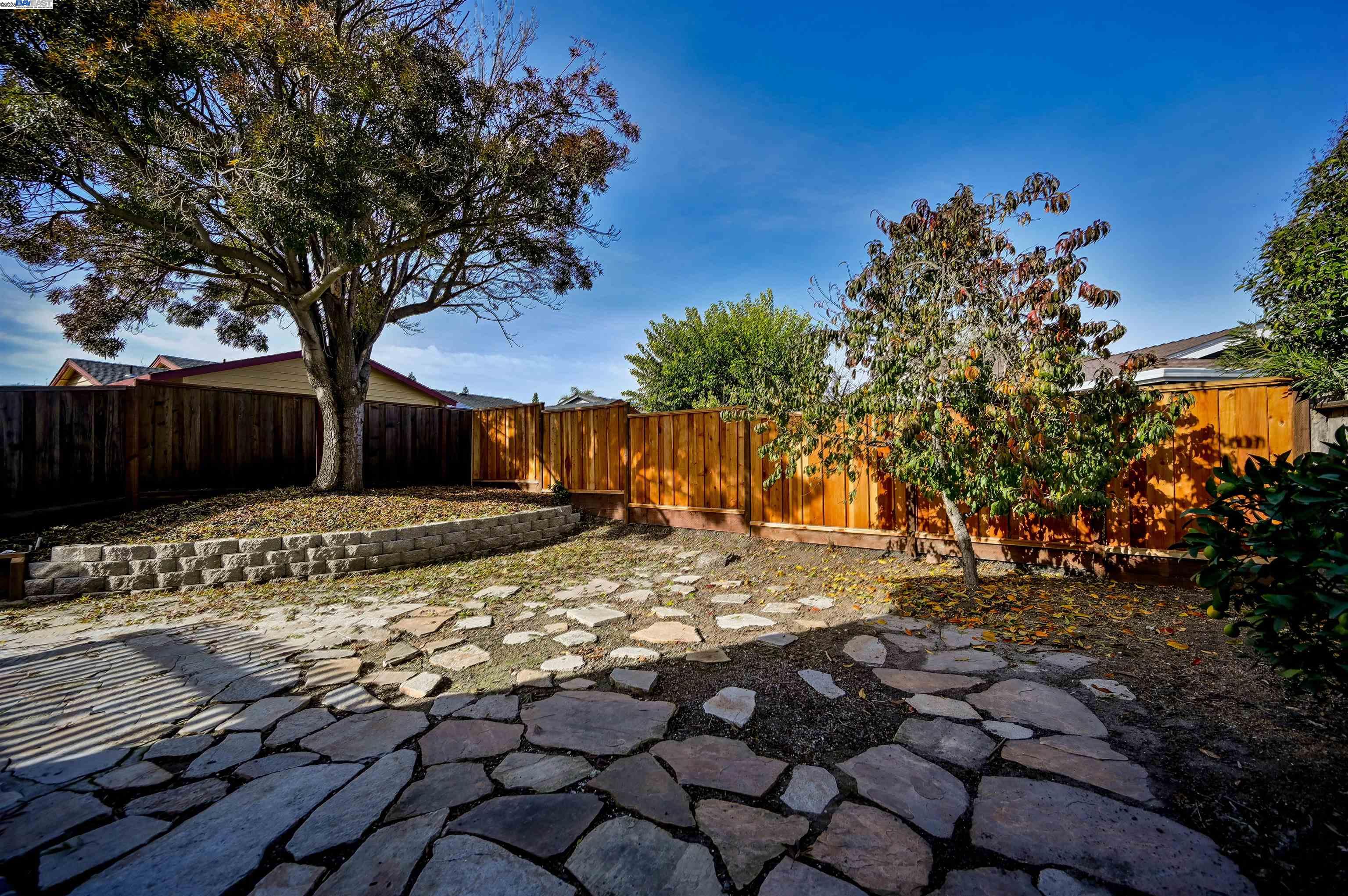 Detail Gallery Image 33 of 34 For 9985 Windsor Way, San Ramon,  CA 94583 - 4 Beds | 2/1 Baths