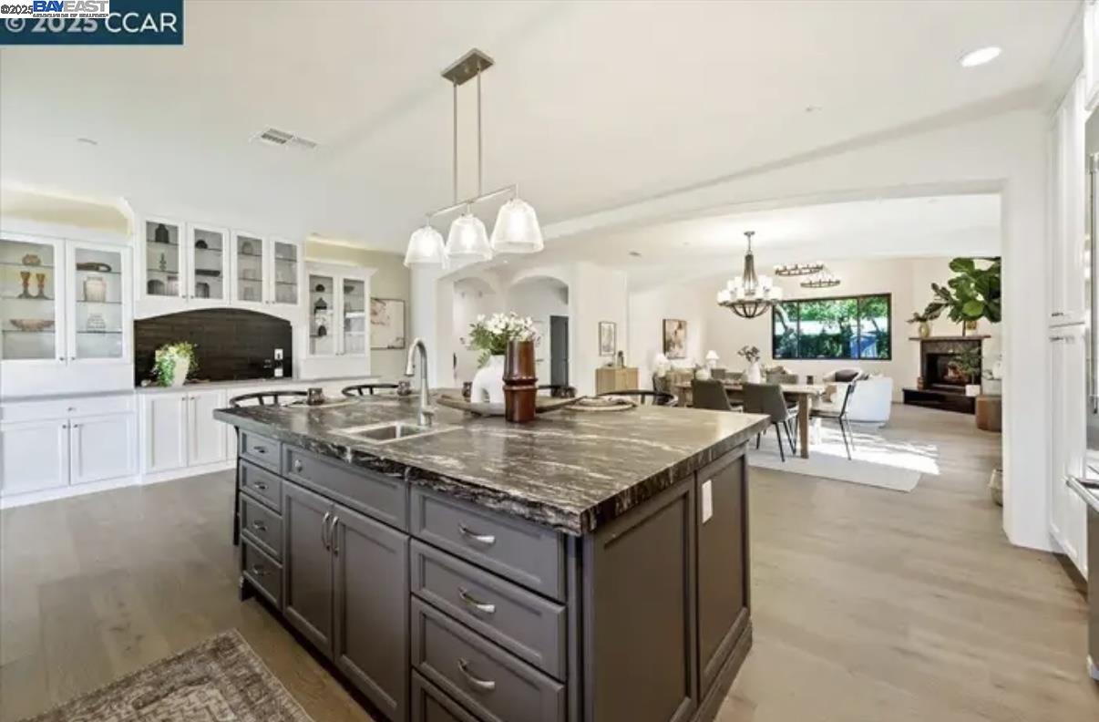 Detail Gallery Image 13 of 26 For 132 Quinterra Ln, Danville,  CA 94526 - 5 Beds | 3/1 Baths