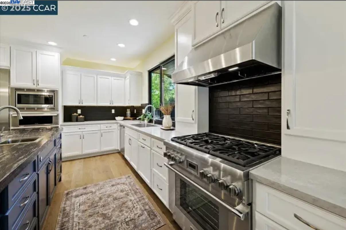 Detail Gallery Image 14 of 26 For 132 Quinterra Ln, Danville,  CA 94526 - 5 Beds | 3/1 Baths