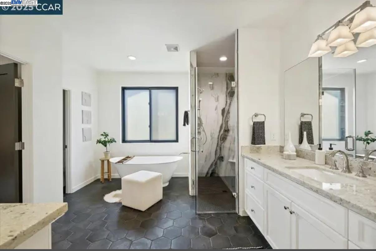 Detail Gallery Image 18 of 26 For 132 Quinterra Ln, Danville,  CA 94526 - 5 Beds | 3/1 Baths