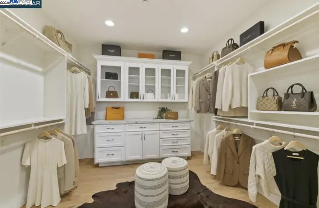 Detail Gallery Image 19 of 26 For 132 Quinterra Ln, Danville,  CA 94526 - 5 Beds | 3/1 Baths