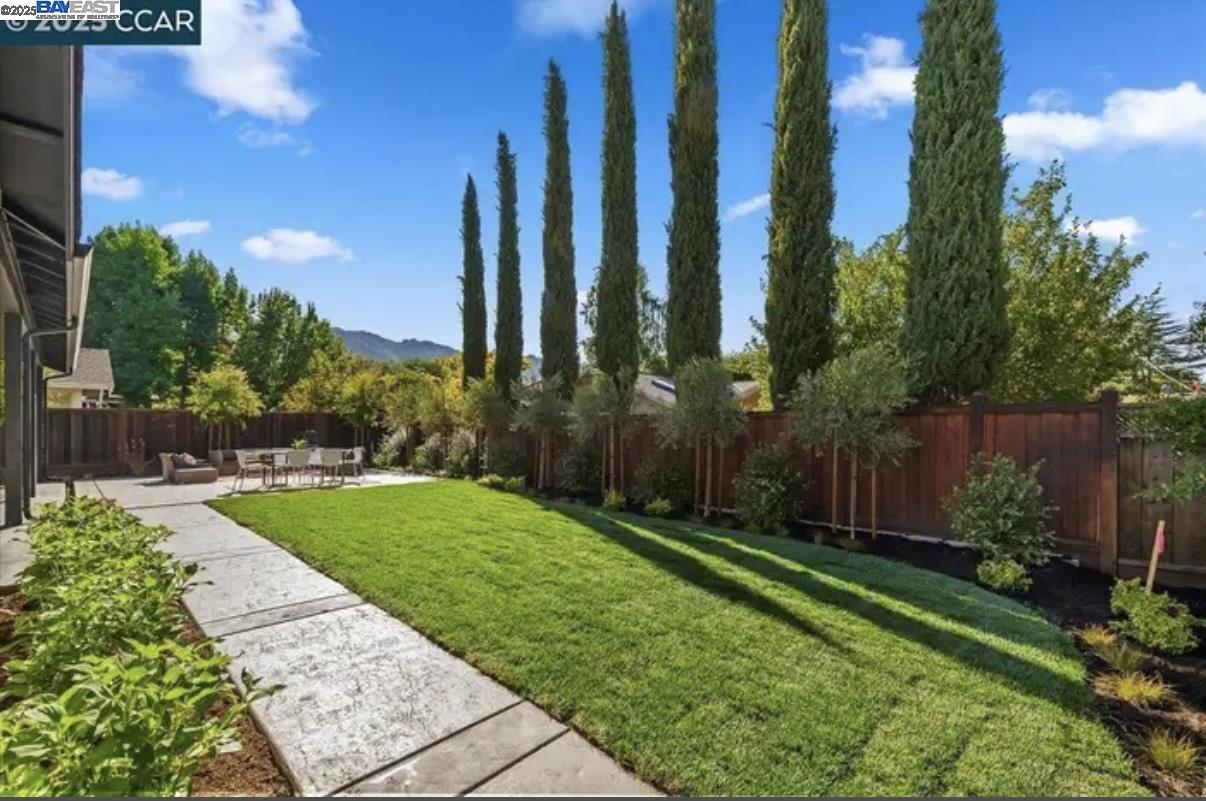 Detail Gallery Image 25 of 26 For 132 Quinterra Ln, Danville,  CA 94526 - 5 Beds | 3/1 Baths