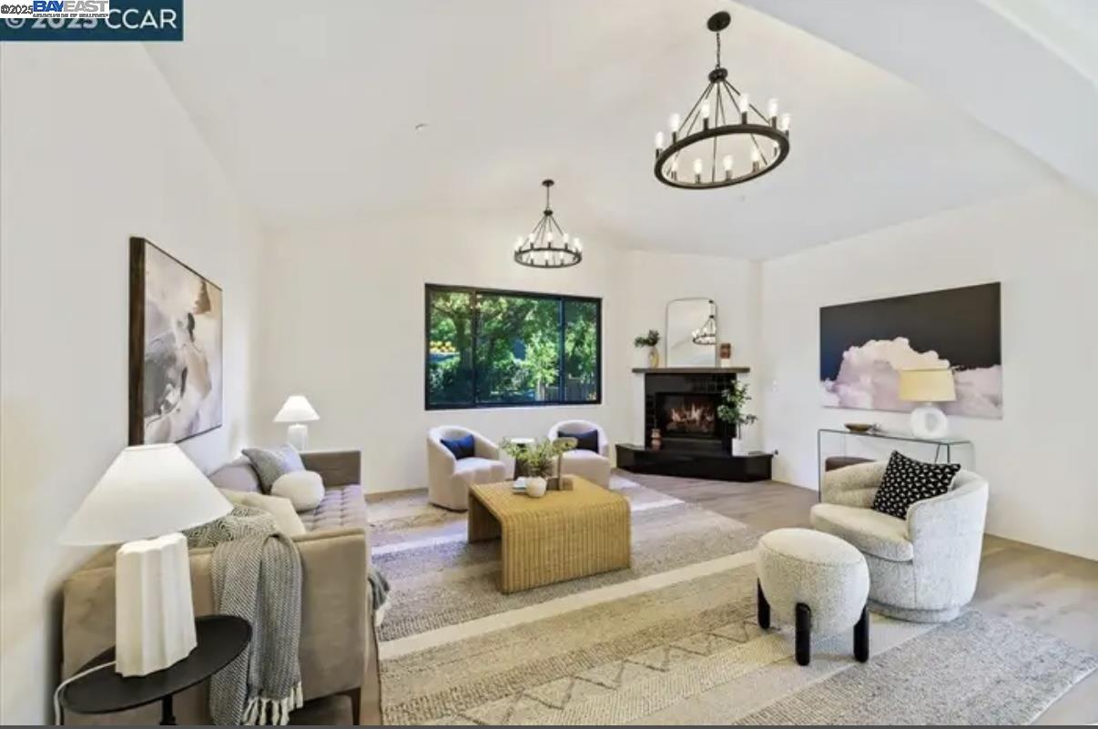 Detail Gallery Image 4 of 26 For 132 Quinterra Ln, Danville,  CA 94526 - 5 Beds | 3/1 Baths