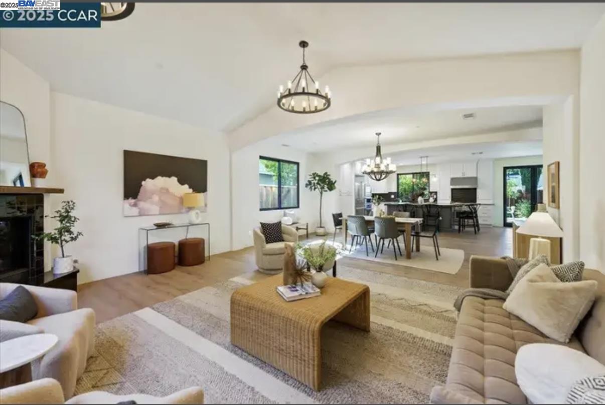 Detail Gallery Image 7 of 26 For 132 Quinterra Ln, Danville,  CA 94526 - 5 Beds | 3/1 Baths