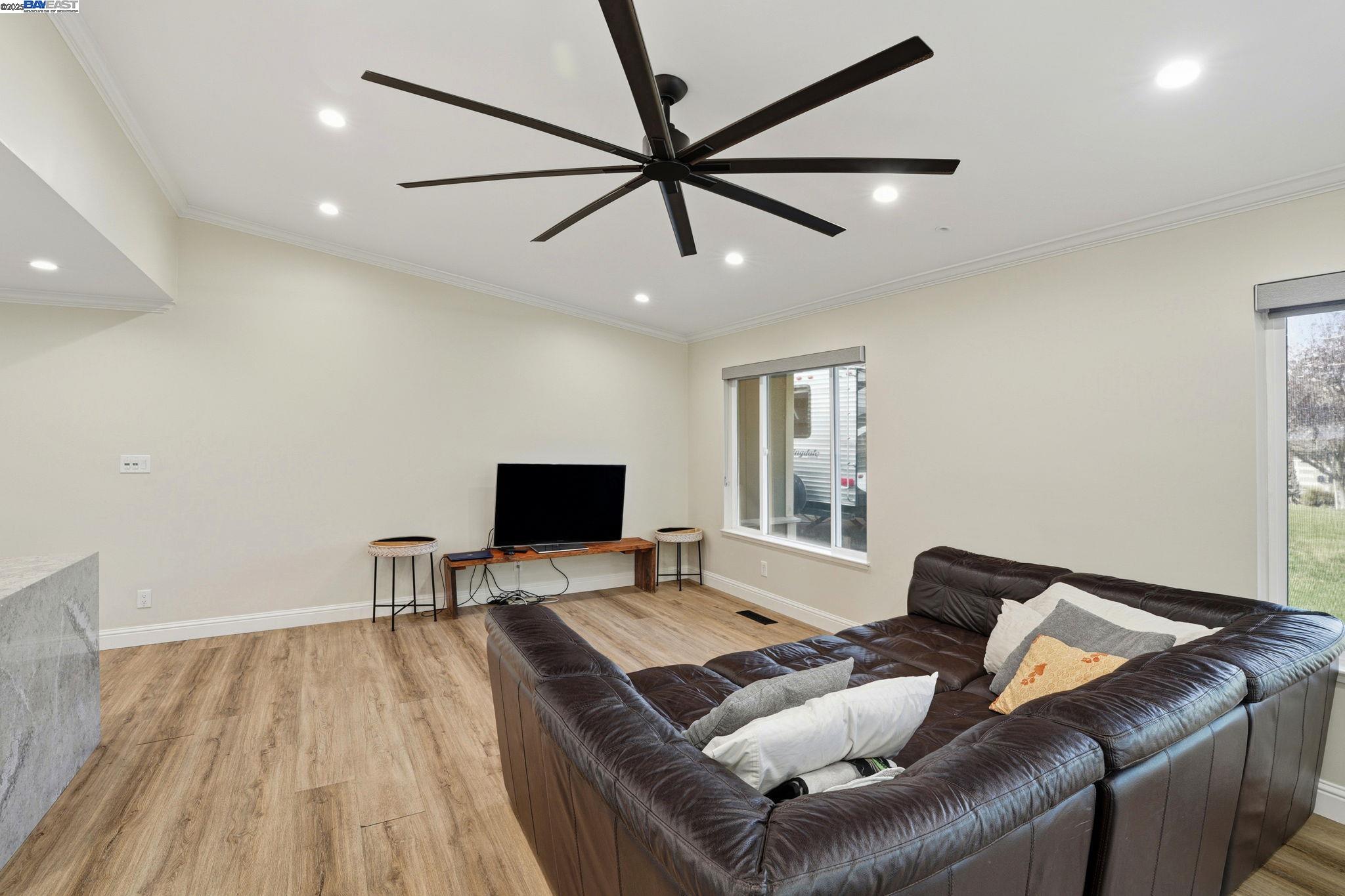 Detail Gallery Image 10 of 60 For 34724 Bernard Rd, Tracy,  CA 95377 - 4 Beds | 2/1 Baths