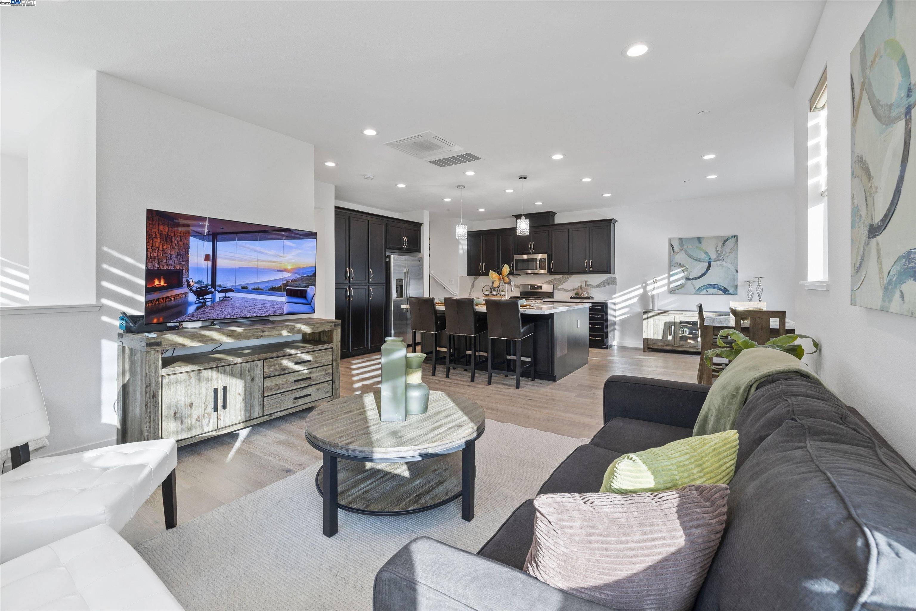 Photo #11: 41118561 Listing: Photo #11