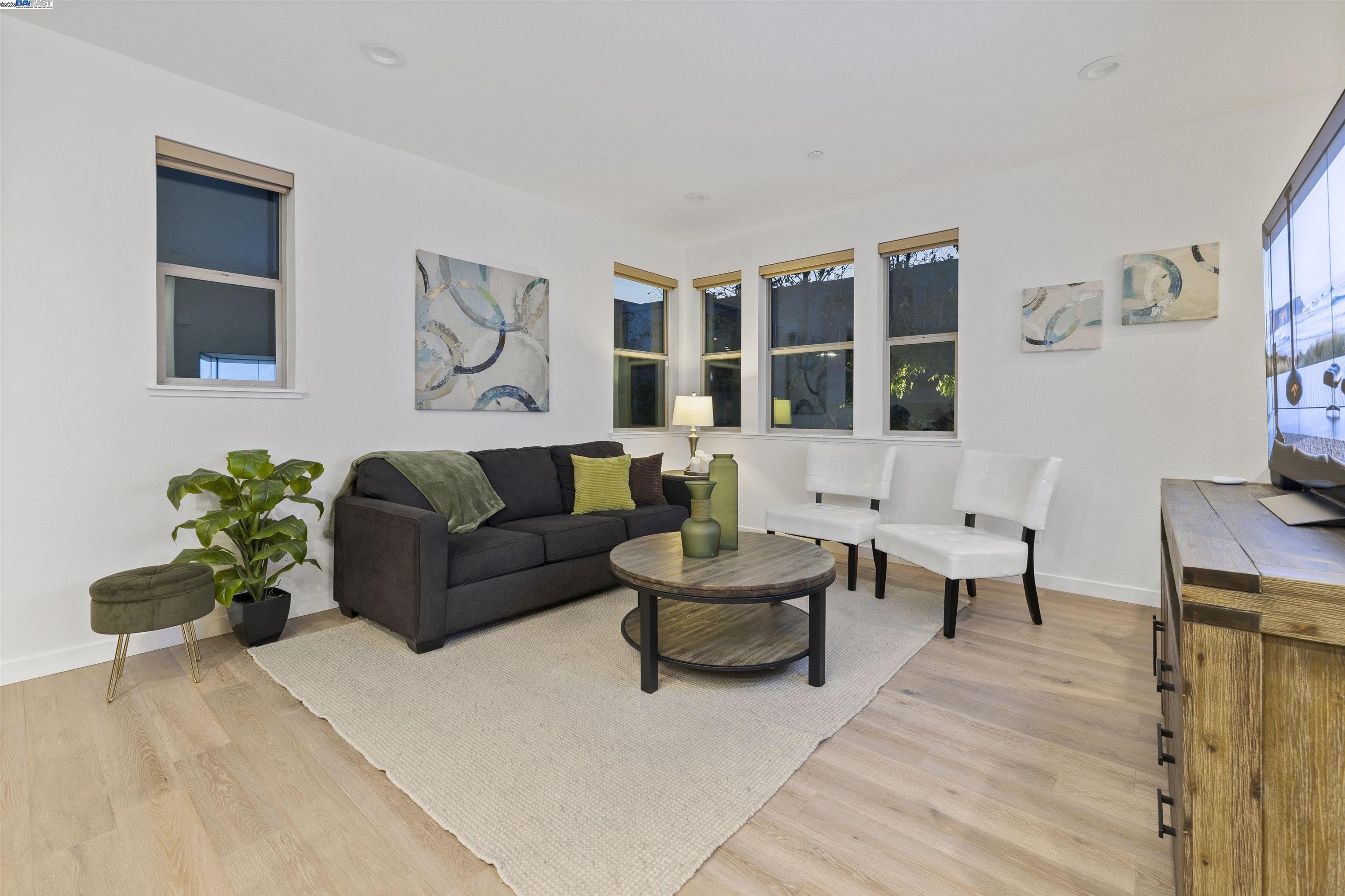 Photo #8: 41118561 Listing: Photo #8