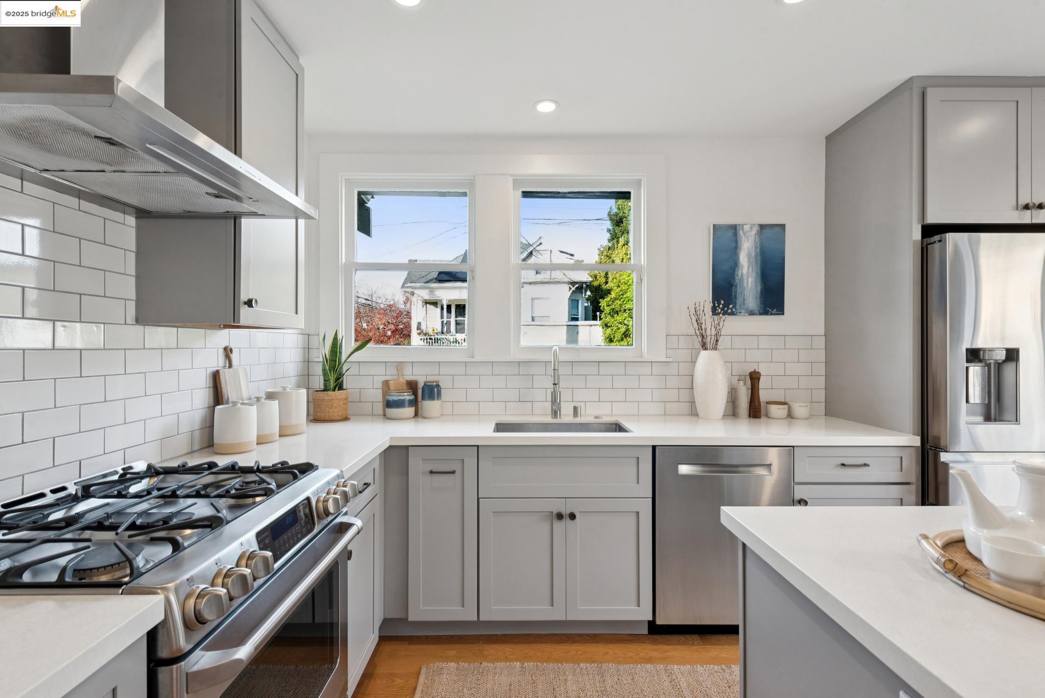 Detail Gallery Image 21 of 46 For 2201 Mcgee Ave, Berkeley,  CA 94703 - 2 Beds | 1 Baths