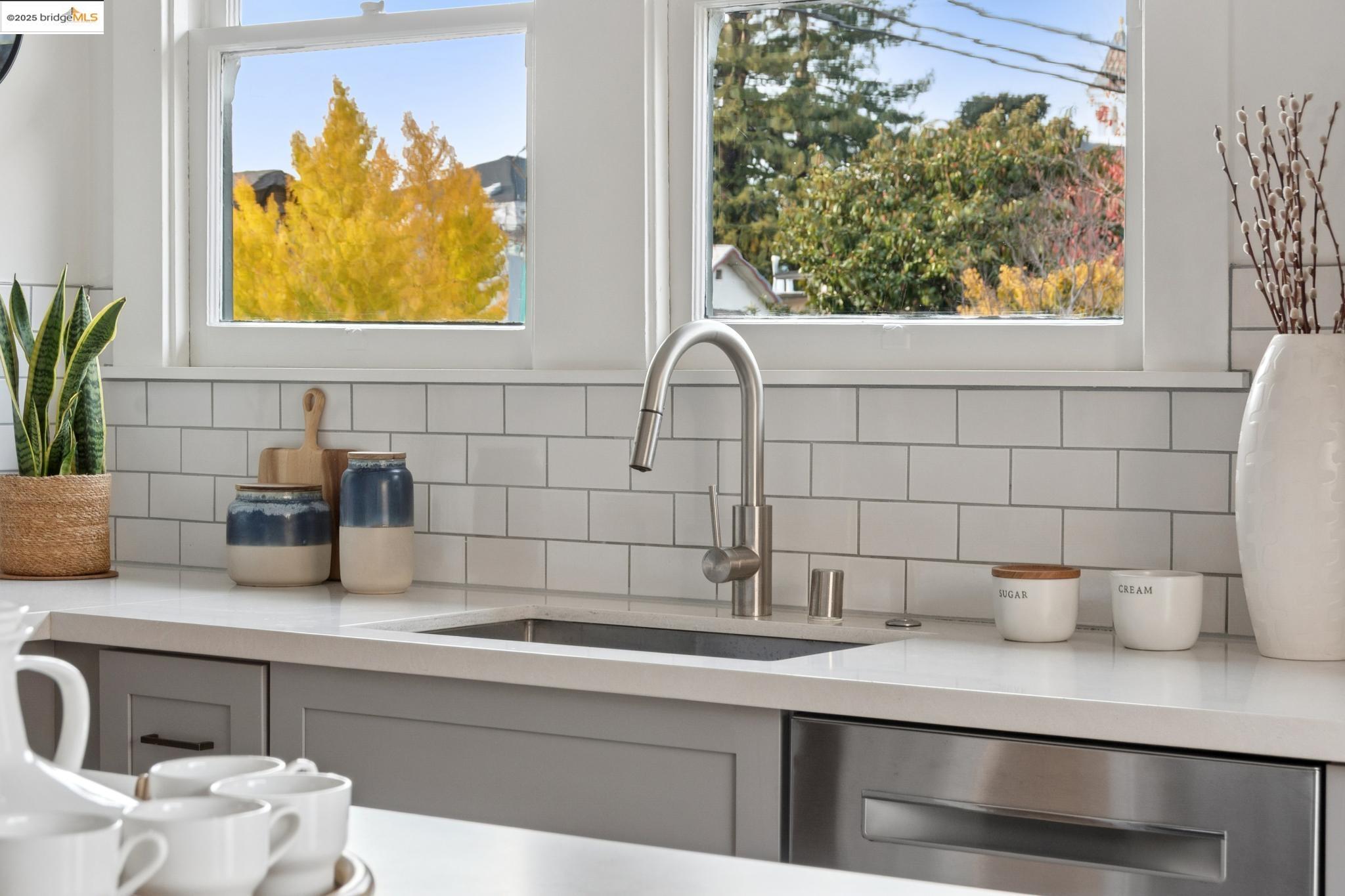 Detail Gallery Image 22 of 46 For 2201 Mcgee Ave, Berkeley,  CA 94703 - 2 Beds | 1 Baths