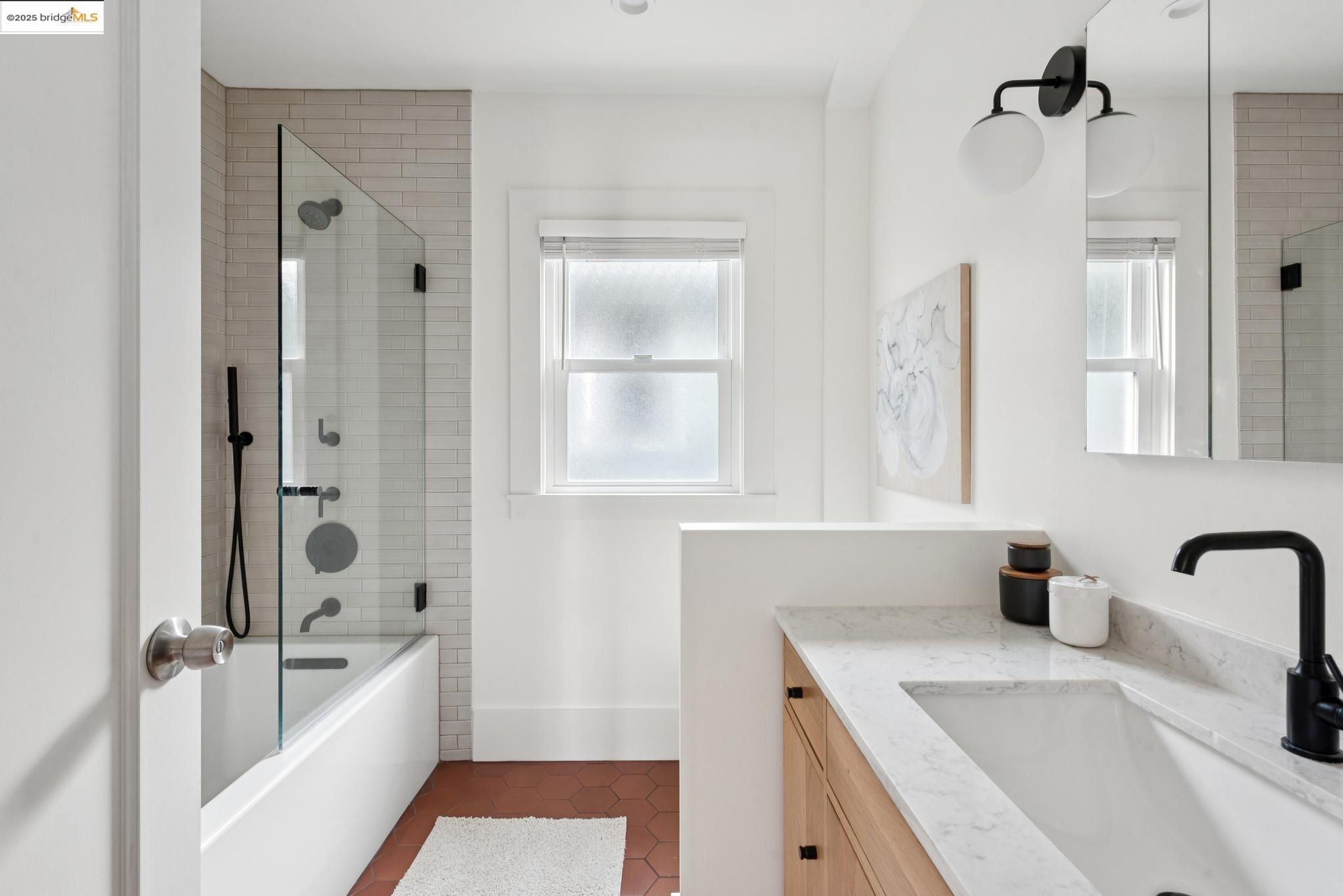 Detail Gallery Image 30 of 46 For 2201 Mcgee Ave, Berkeley,  CA 94703 - 2 Beds | 1 Baths