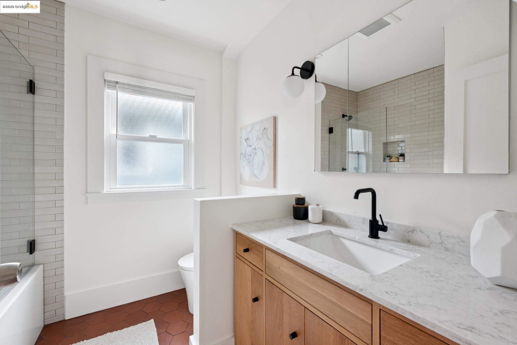 Detail Gallery Image 31 of 46 For 2201 Mcgee Ave, Berkeley,  CA 94703 - 2 Beds | 1 Baths