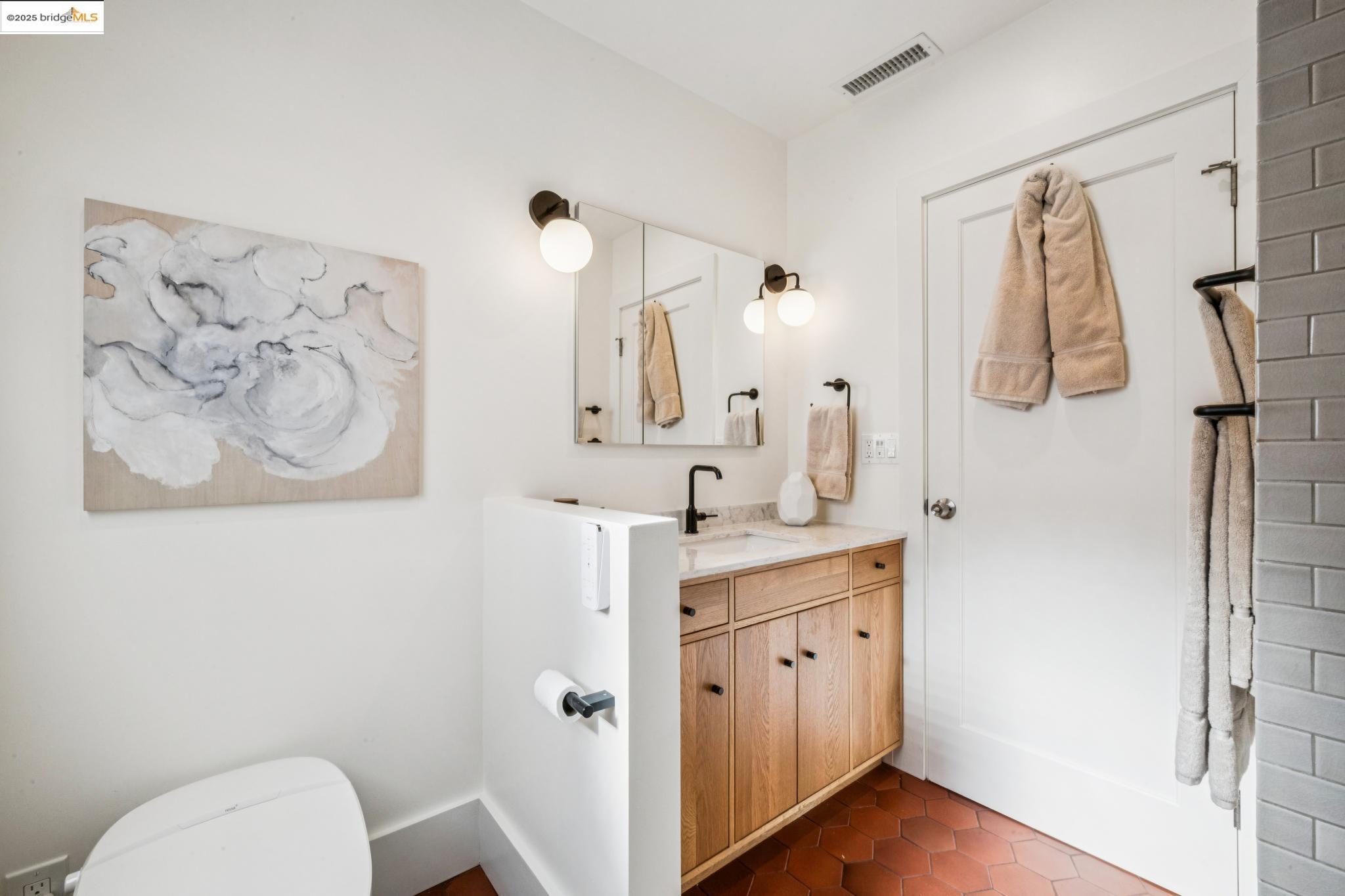 Detail Gallery Image 32 of 46 For 2201 Mcgee Ave, Berkeley,  CA 94703 - 2 Beds | 1 Baths