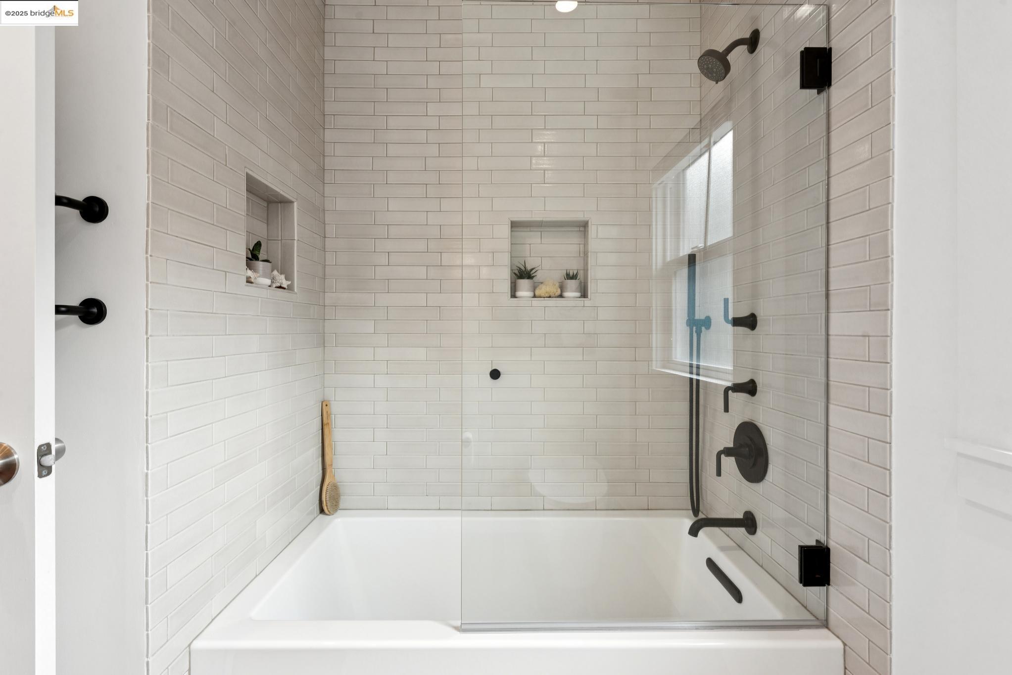 Detail Gallery Image 33 of 46 For 2201 Mcgee Ave, Berkeley,  CA 94703 - 2 Beds | 1 Baths