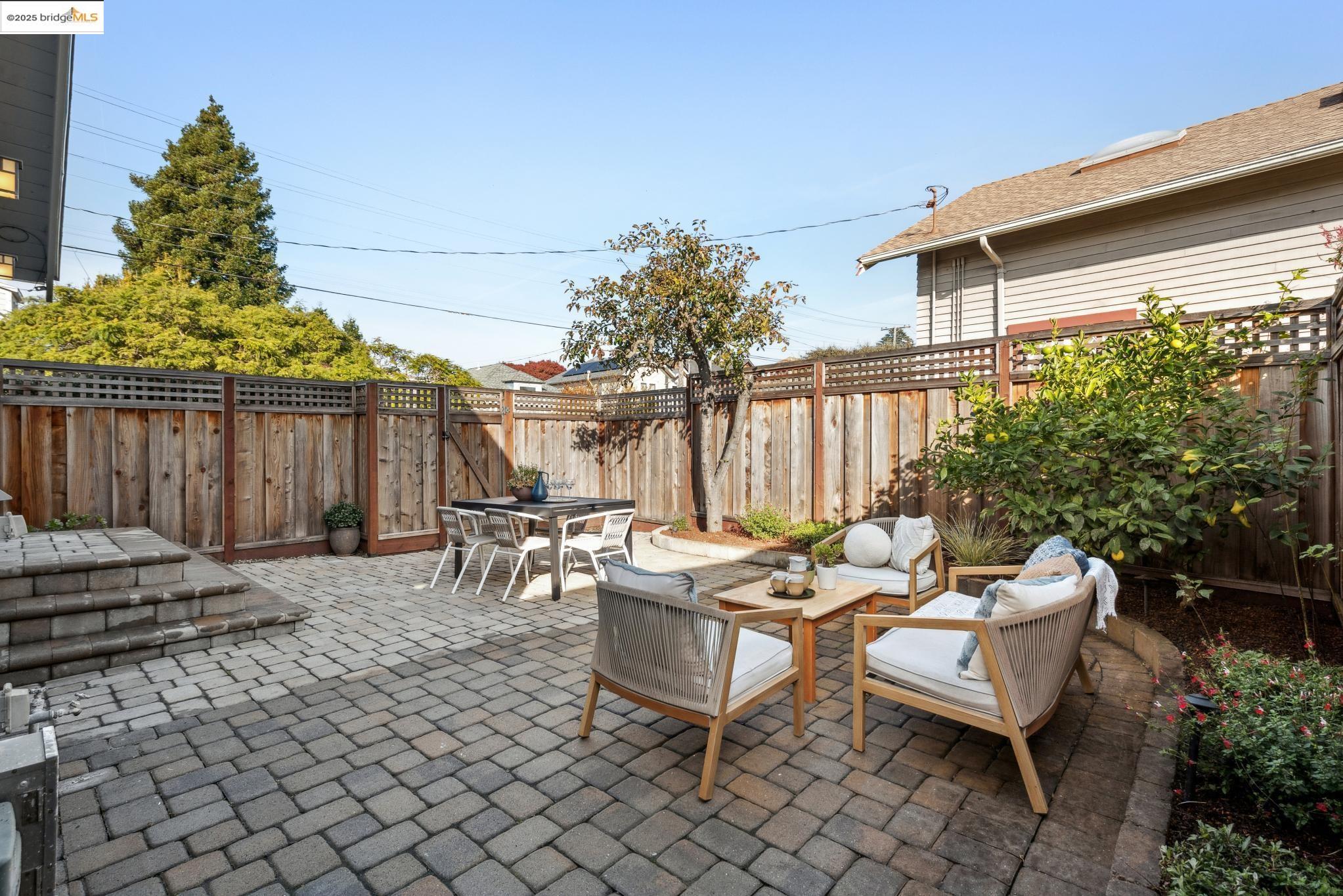 Detail Gallery Image 38 of 46 For 2201 Mcgee Ave, Berkeley,  CA 94703 - 2 Beds | 1 Baths