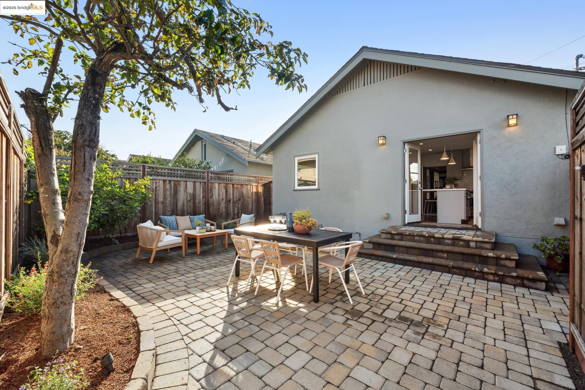 Detail Gallery Image 44 of 46 For 2201 Mcgee Ave, Berkeley,  CA 94703 - 2 Beds | 1 Baths