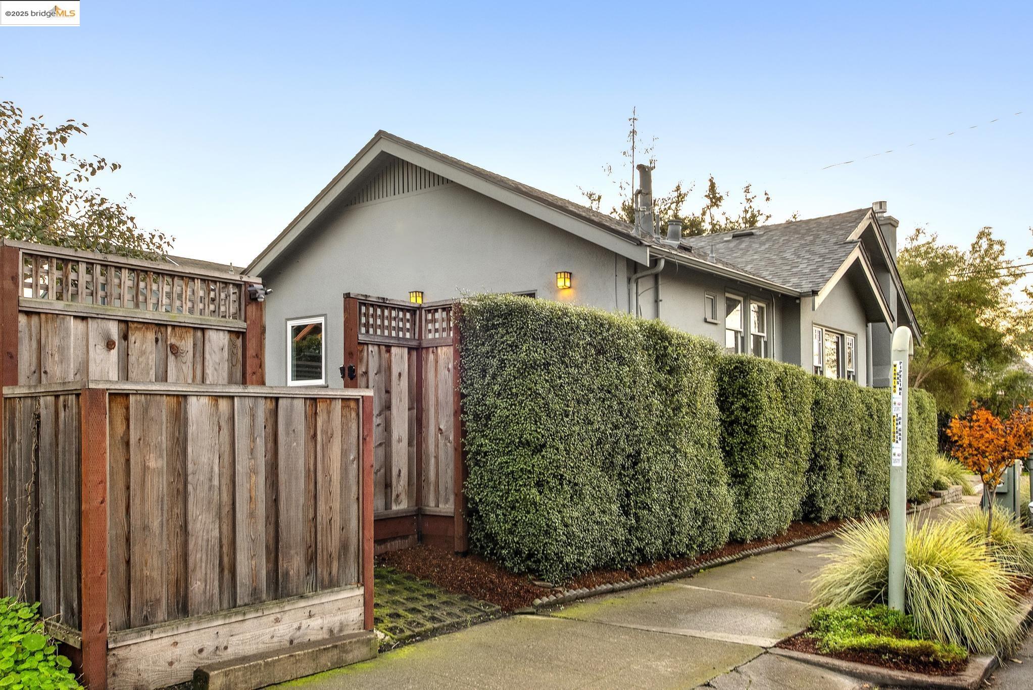 Detail Gallery Image 46 of 46 For 2201 Mcgee Ave, Berkeley,  CA 94703 - 2 Beds | 1 Baths