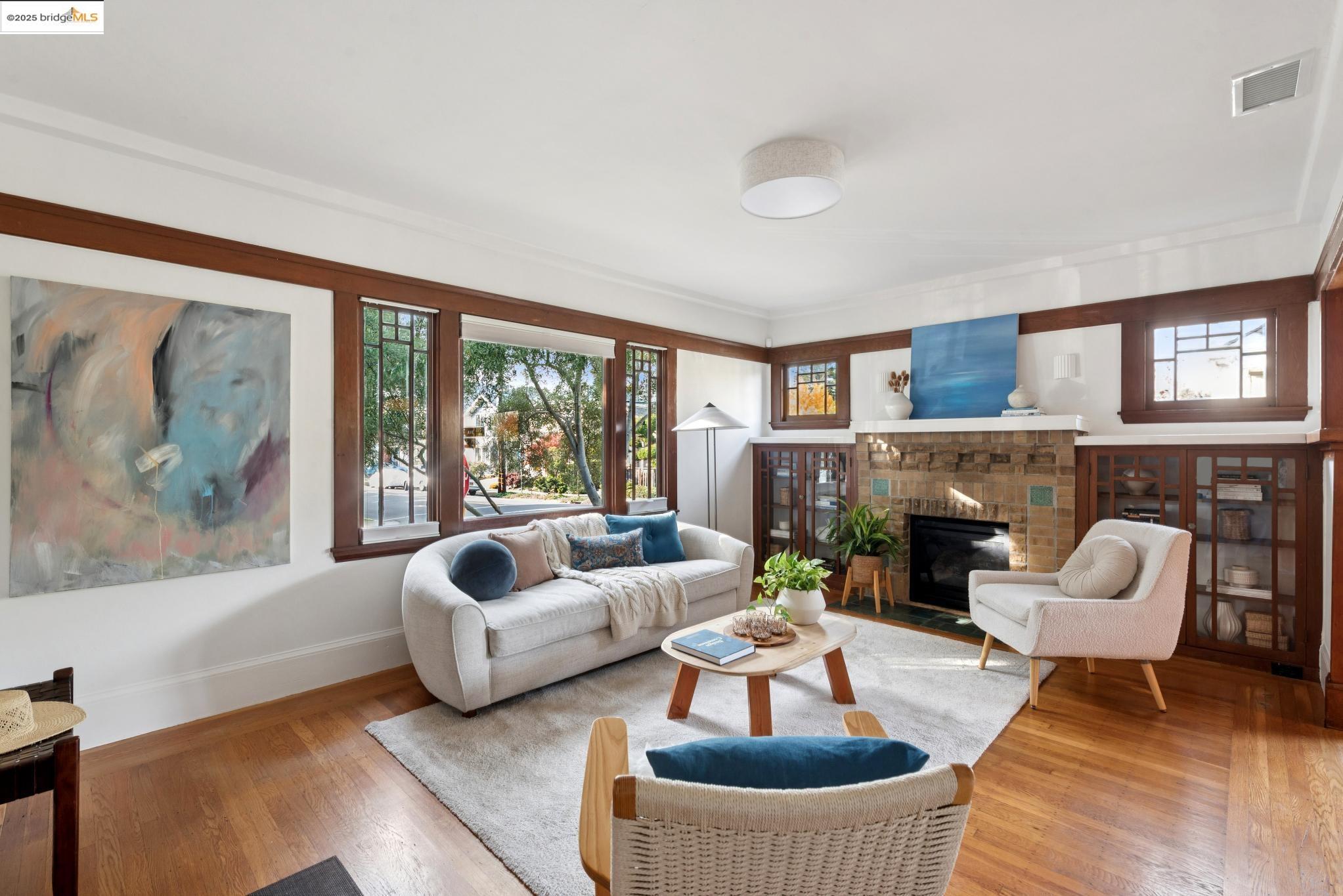 Detail Gallery Image 7 of 46 For 2201 Mcgee Ave, Berkeley,  CA 94703 - 2 Beds | 1 Baths