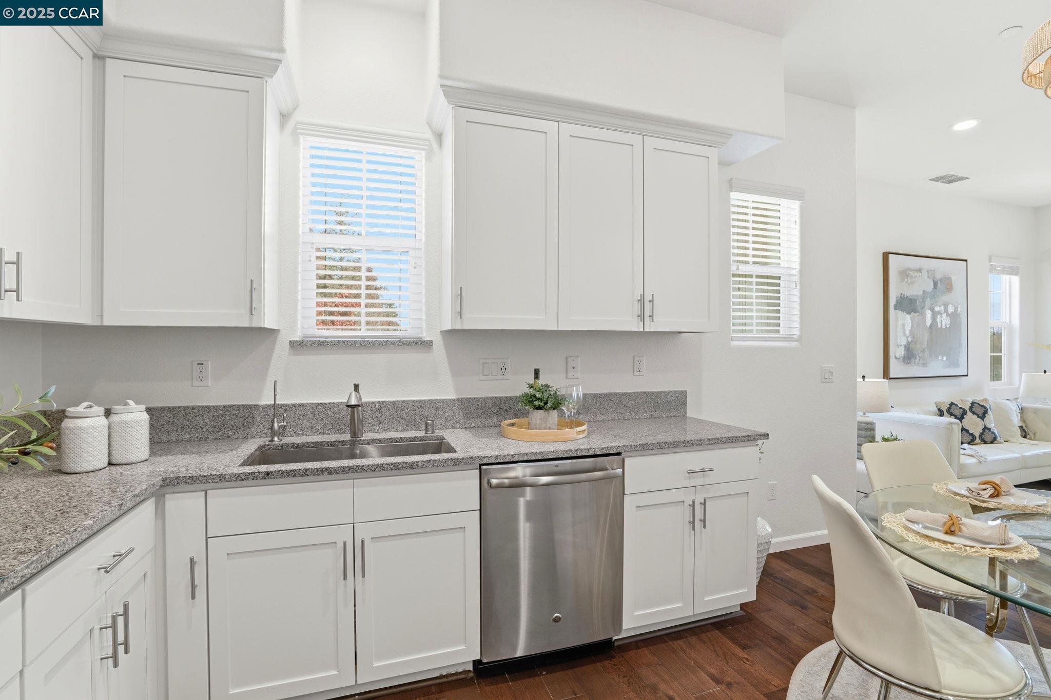 Detail Gallery Image 11 of 51 For 39852 Sawyer Ter, Newark,  CA 94560 - 3 Beds | 3/1 Baths