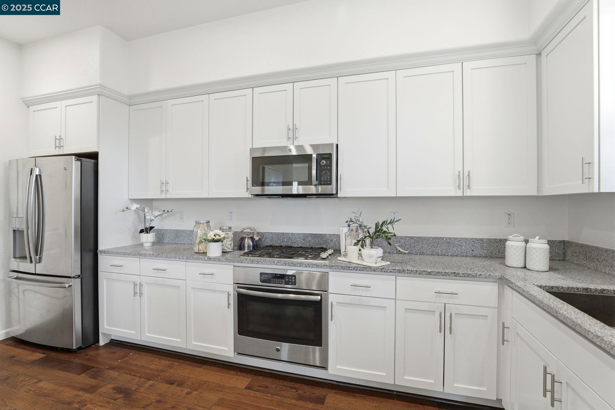 Detail Gallery Image 12 of 51 For 39852 Sawyer Ter, Newark,  CA 94560 - 3 Beds | 3/1 Baths