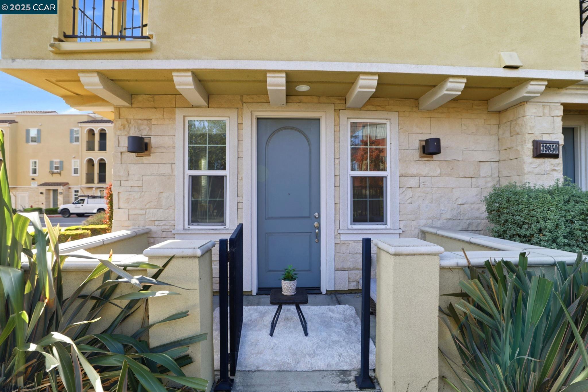 Detail Gallery Image 3 of 51 For 39852 Sawyer Ter, Newark,  CA 94560 - 3 Beds | 3/1 Baths