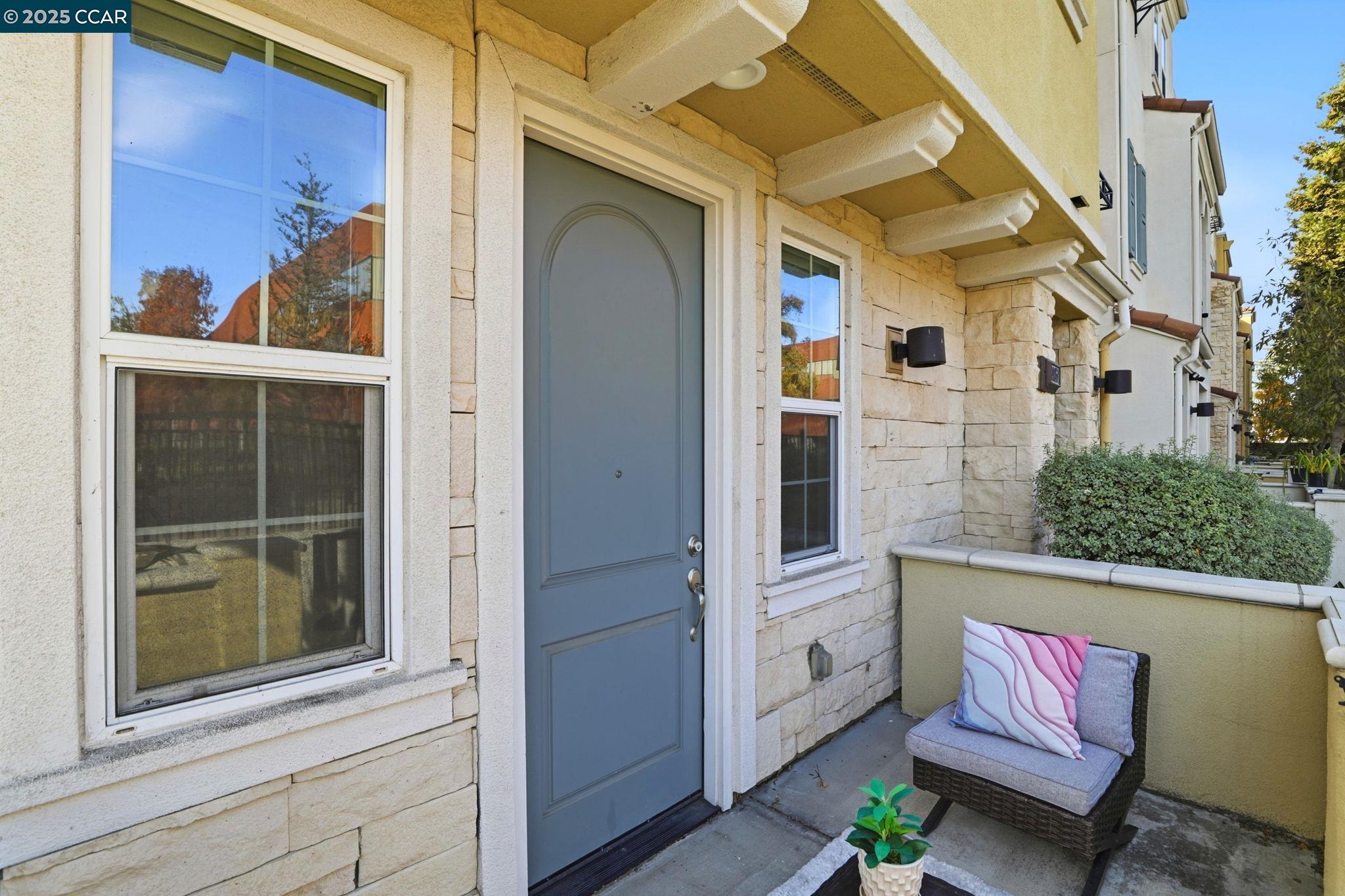 Detail Gallery Image 4 of 51 For 39852 Sawyer Ter, Newark,  CA 94560 - 3 Beds | 3/1 Baths