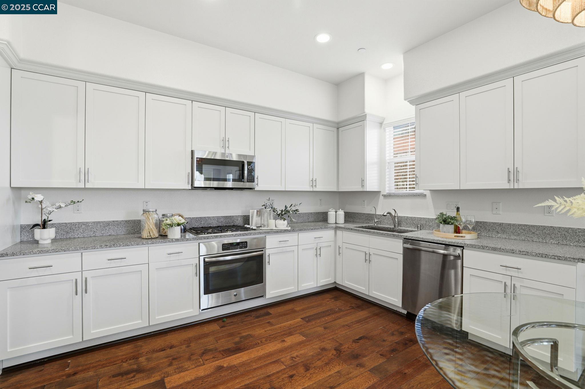 Detail Gallery Image 10 of 51 For 39852 Sawyer Ter, Newark,  CA 94560 - 3 Beds | 3/1 Baths