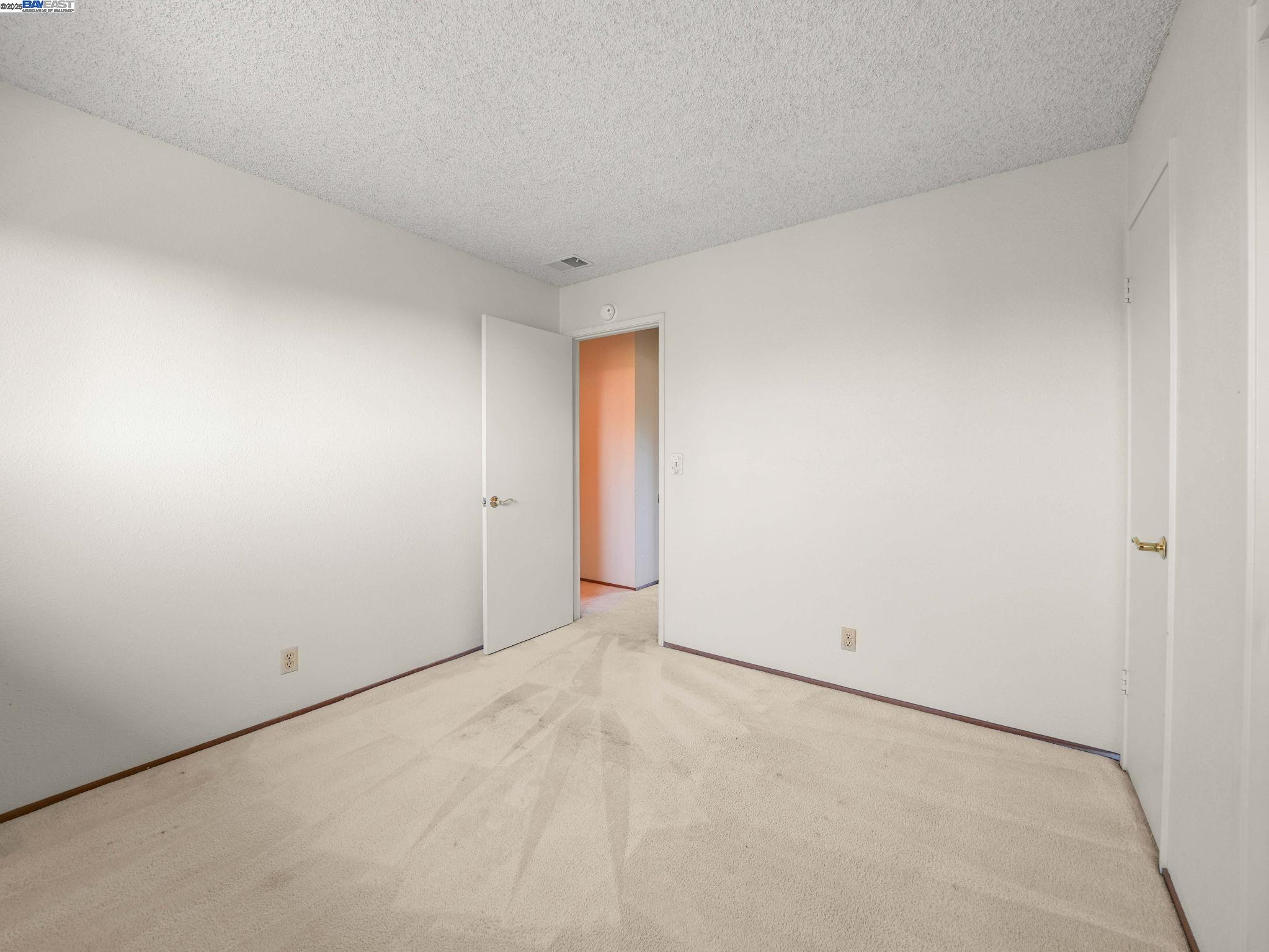 Detail Gallery Image 23 of 50 For 1800 Weir Dr, Hayward,  CA 94541 - 4 Beds | 2/1 Baths