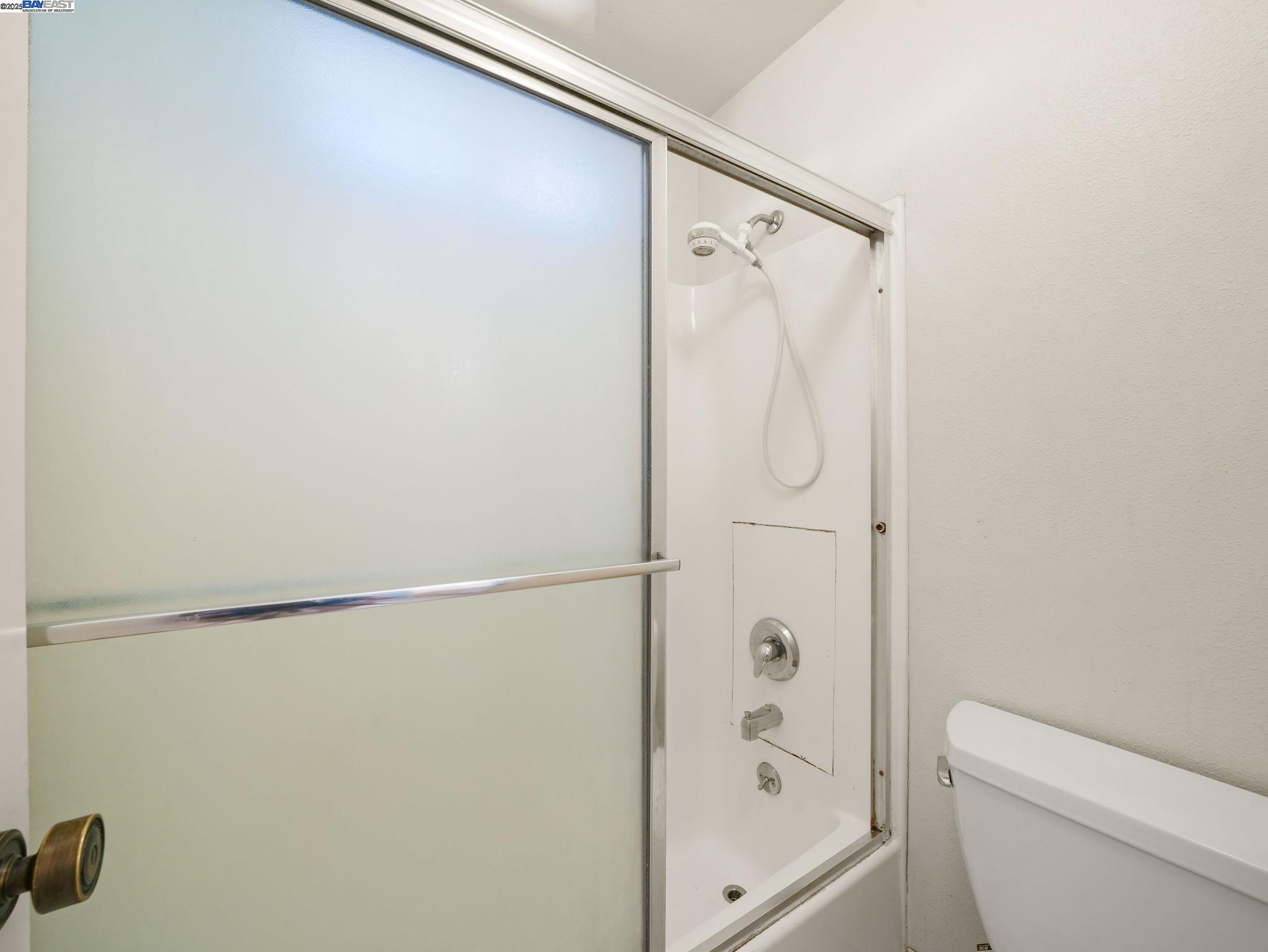 Detail Gallery Image 27 of 50 For 1800 Weir Dr, Hayward,  CA 94541 - 4 Beds | 2/1 Baths