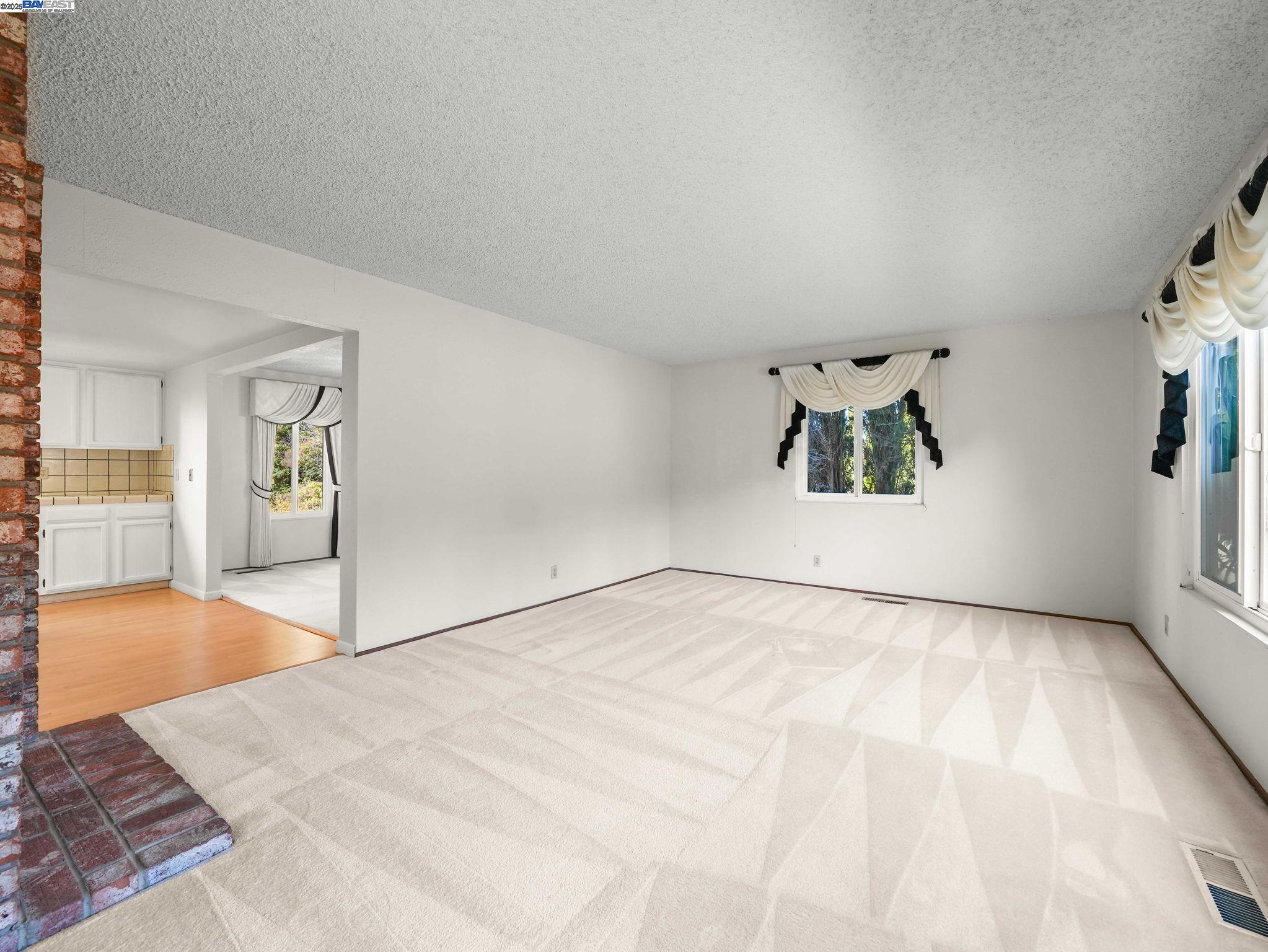 Detail Gallery Image 3 of 50 For 1800 Weir Dr, Hayward,  CA 94541 - 4 Beds | 2/1 Baths