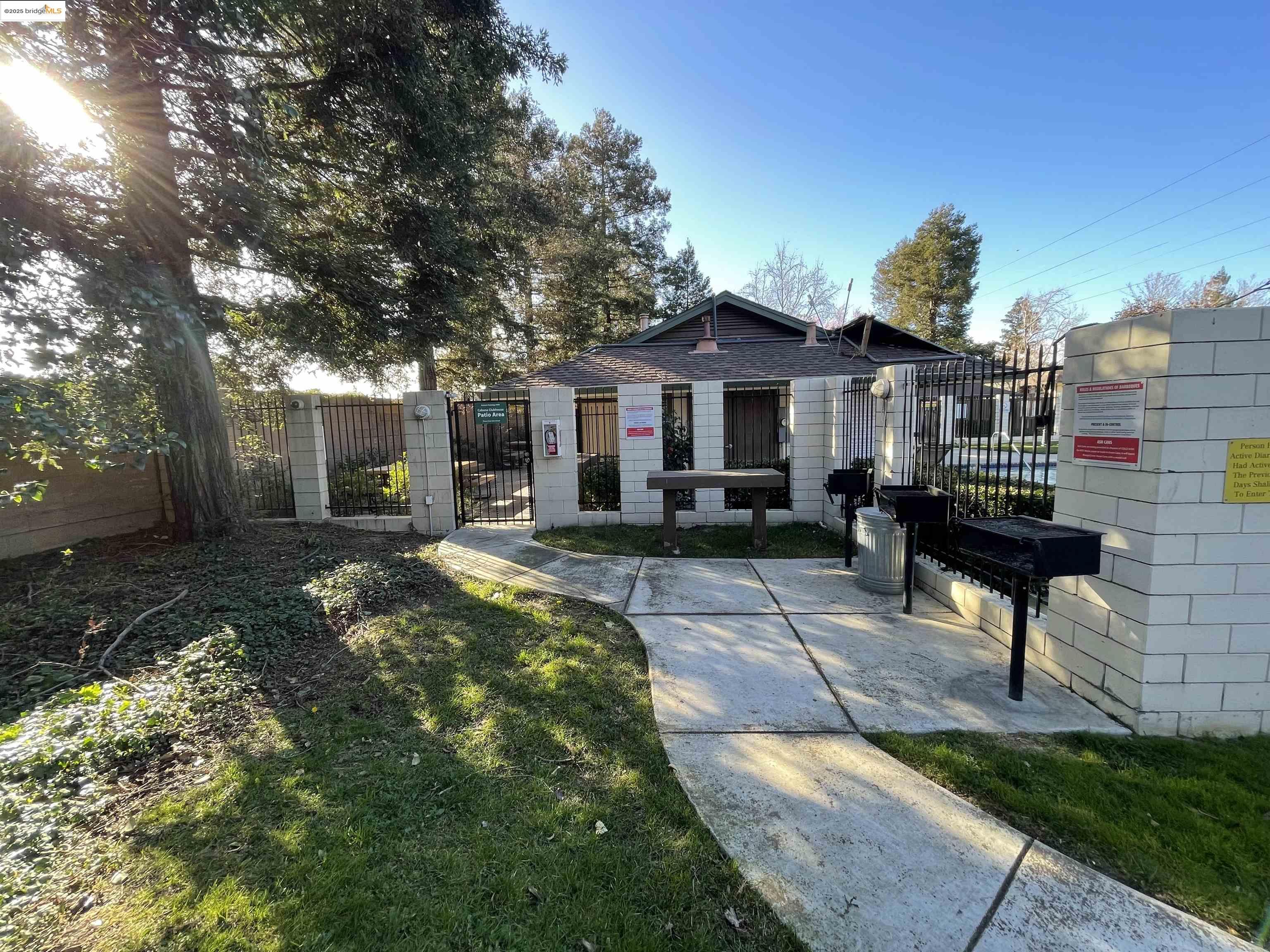 Detail Gallery Image 7 of 11 For 2416 Shadow Ln #74,  Antioch,  CA 94509 - 1 Beds | 1 Baths