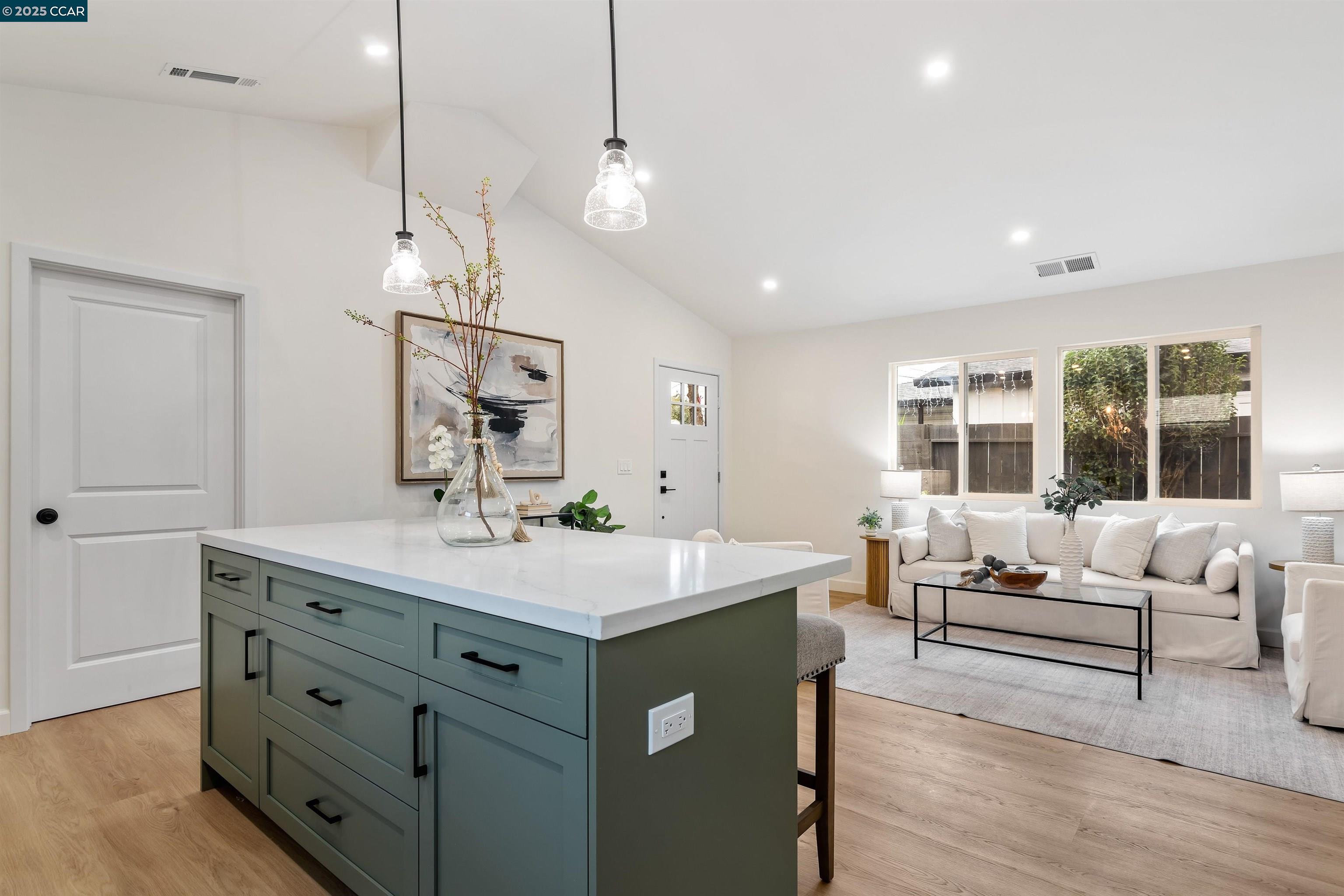 Detail Gallery Image 17 of 37 For 330 Warren Way, Pittsburg,  CA 94565 - 3 Beds | 2 Baths