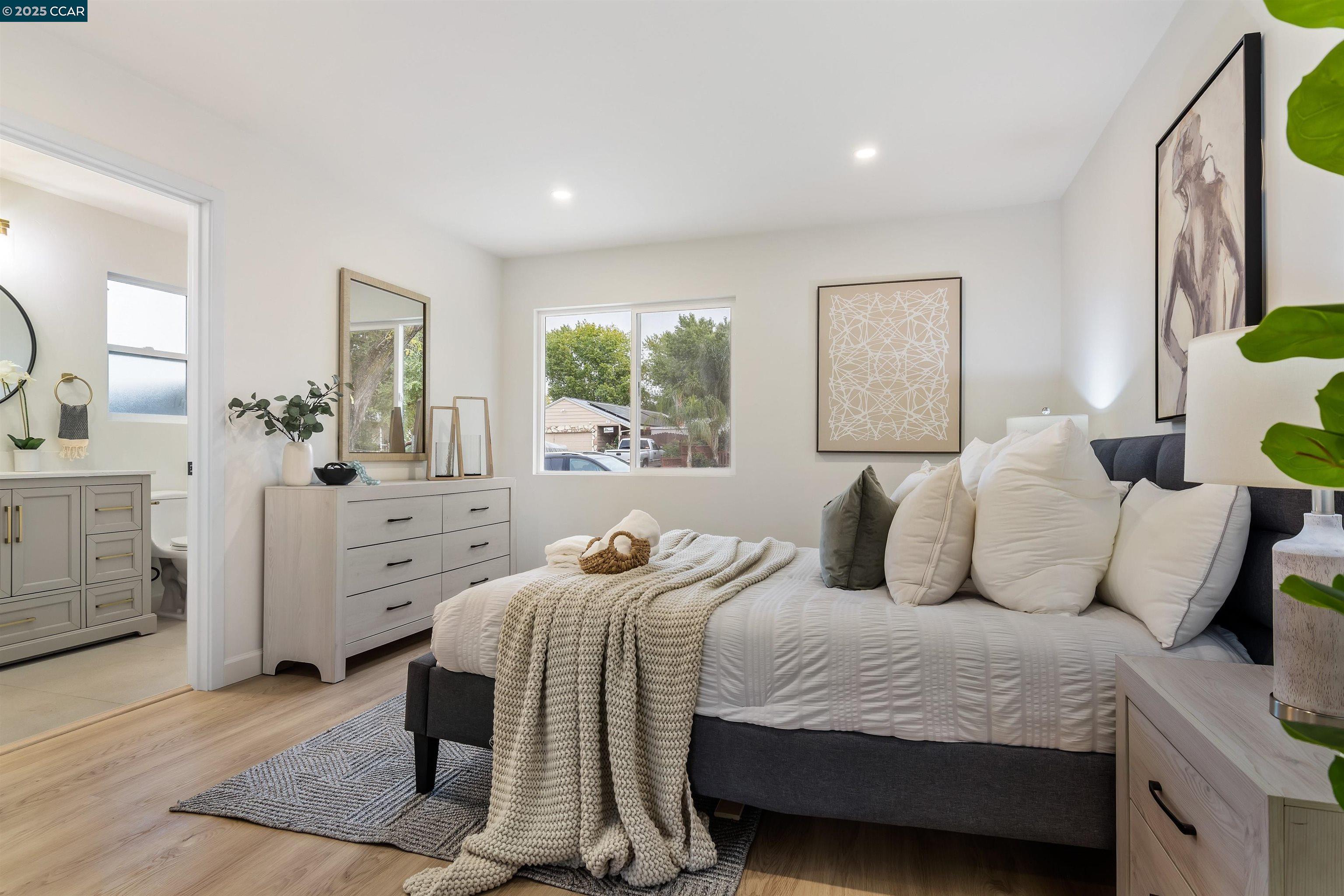 Detail Gallery Image 22 of 37 For 330 Warren Way, Pittsburg,  CA 94565 - 3 Beds | 2 Baths