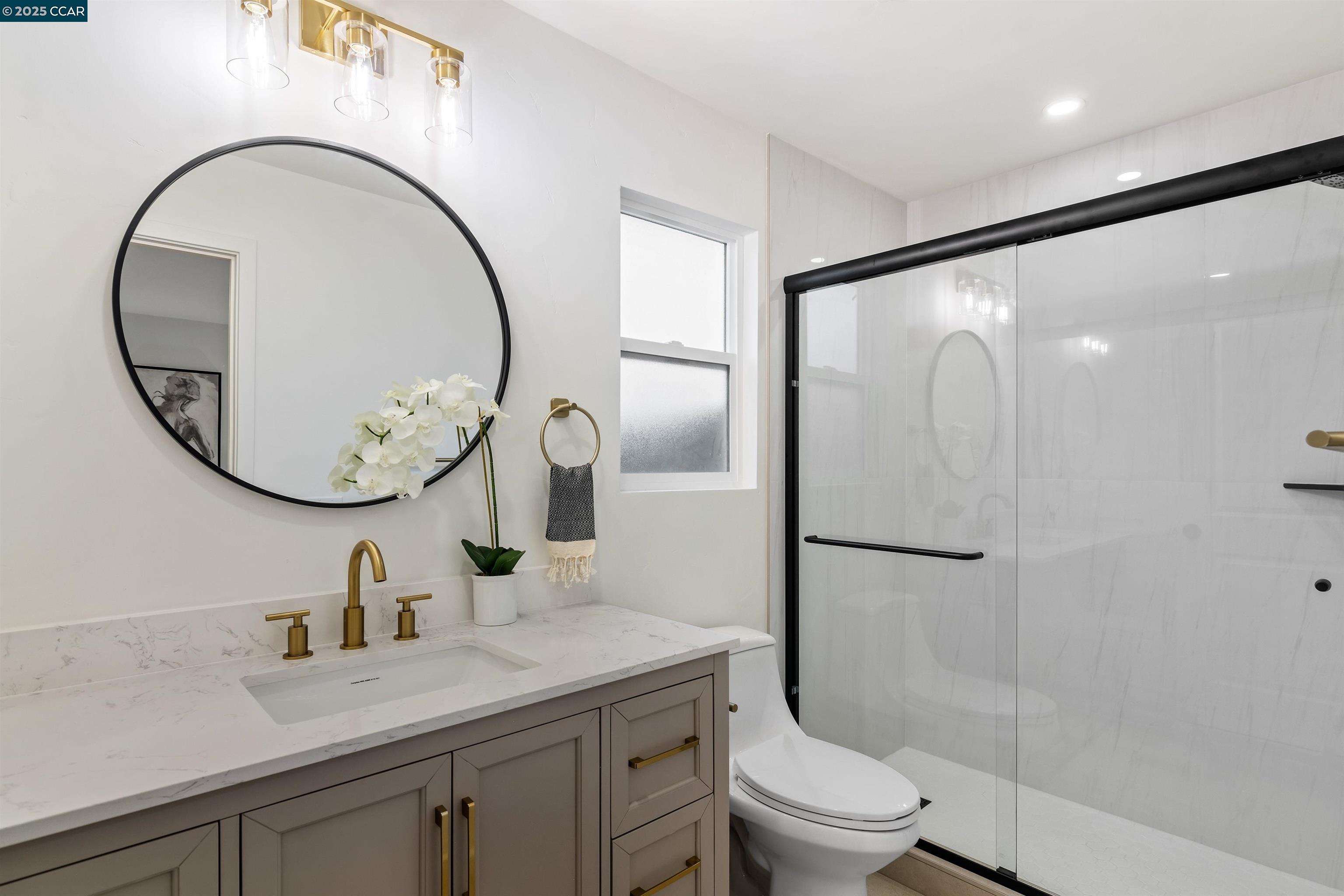 Detail Gallery Image 25 of 37 For 330 Warren Way, Pittsburg,  CA 94565 - 3 Beds | 2 Baths