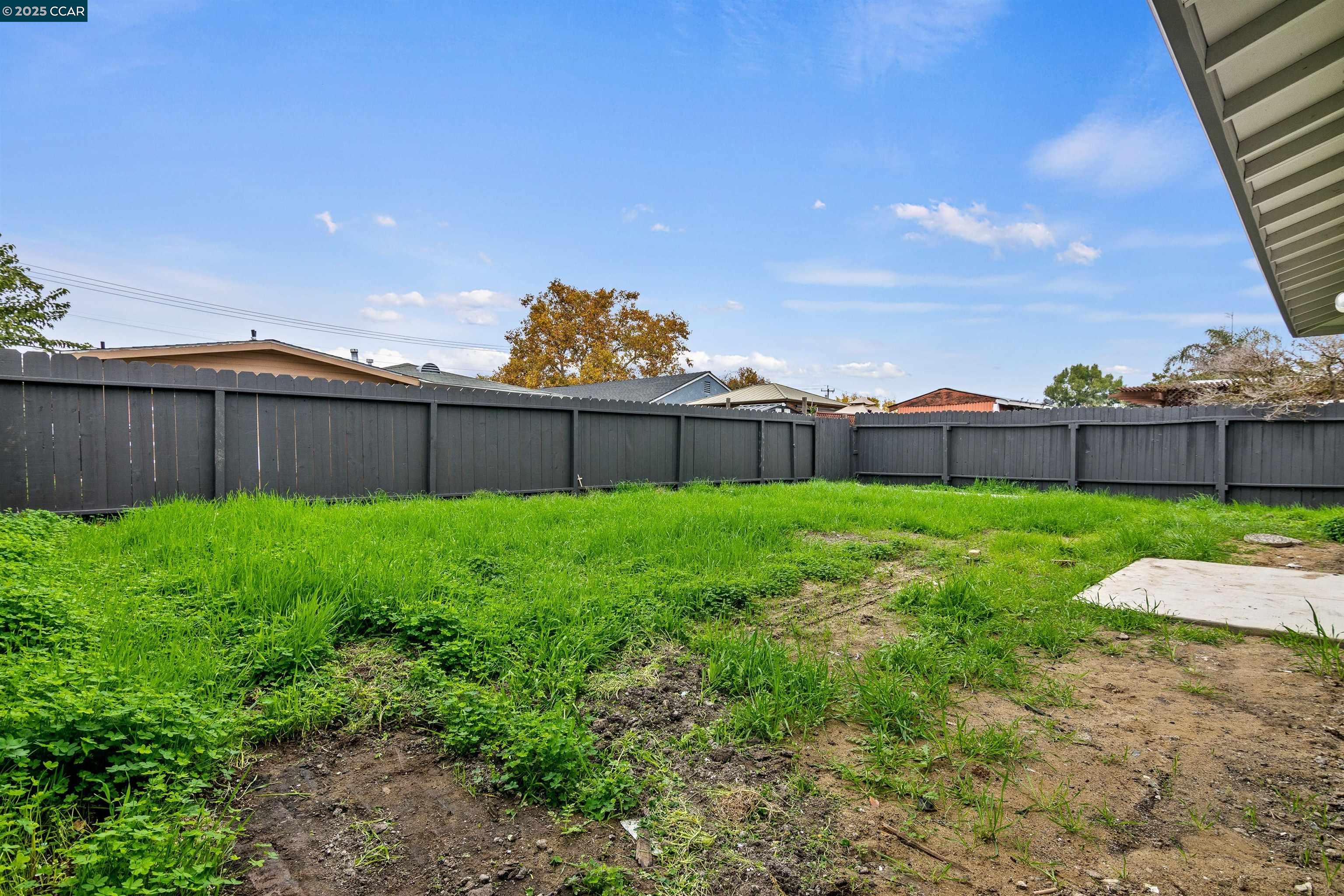 Detail Gallery Image 37 of 37 For 330 Warren Way, Pittsburg,  CA 94565 - 3 Beds | 2 Baths