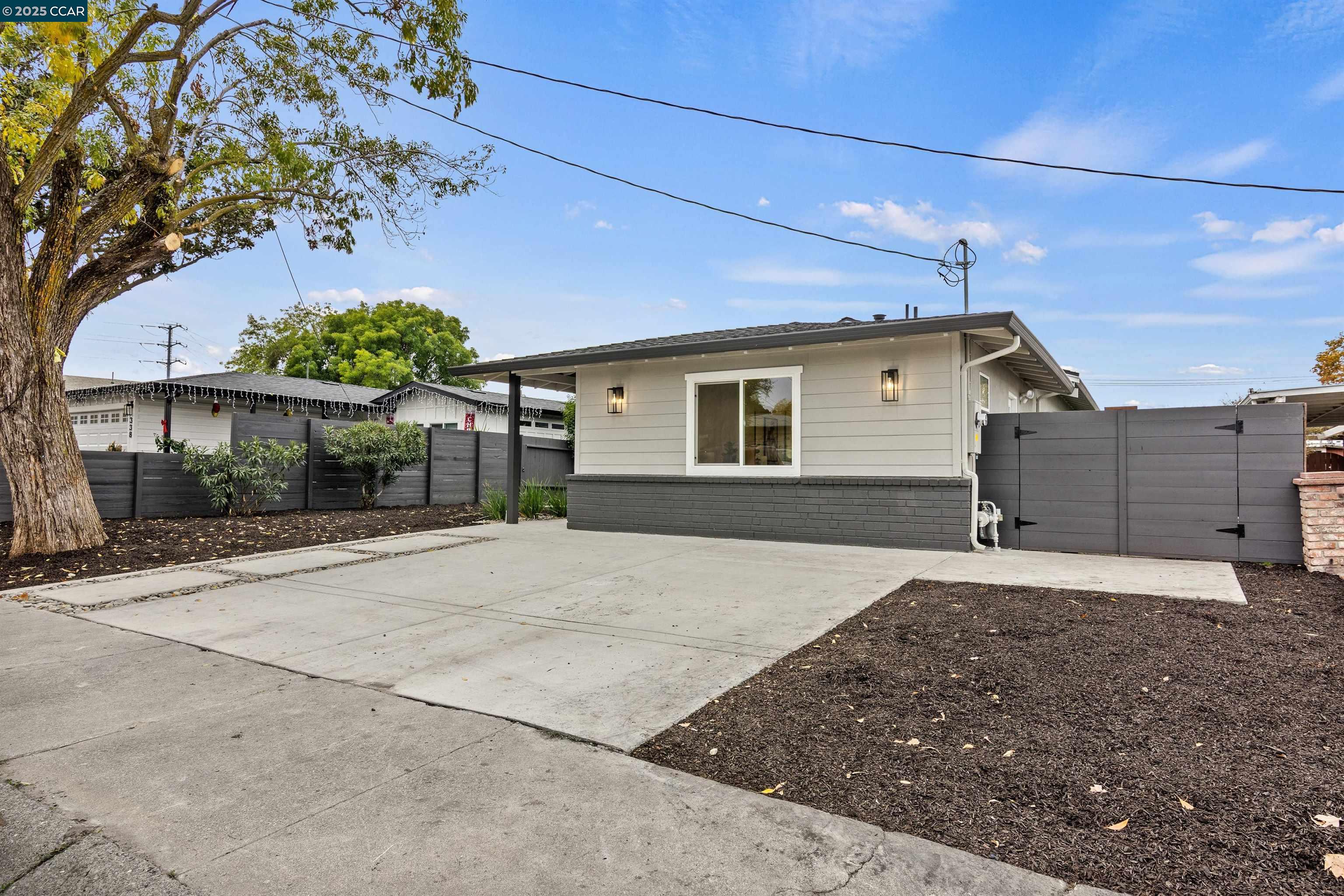 Detail Gallery Image 5 of 37 For 330 Warren Way, Pittsburg,  CA 94565 - 3 Beds | 2 Baths