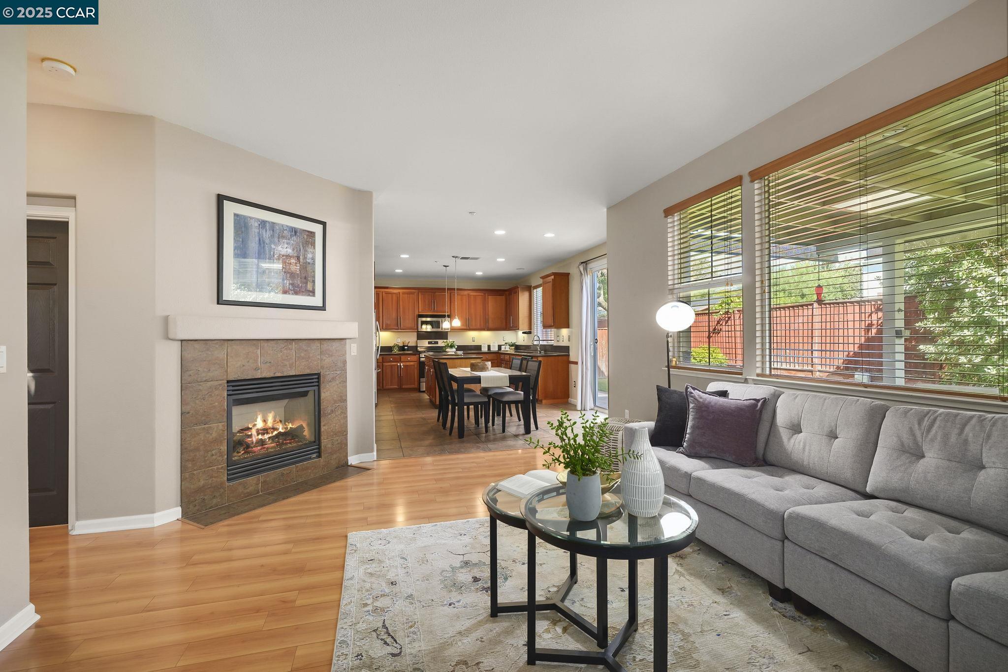 Detail Gallery Image 12 of 30 For 1775 Rose Gate Cmn, Livermore,  CA 94551 - 3 Beds | 2/1 Baths