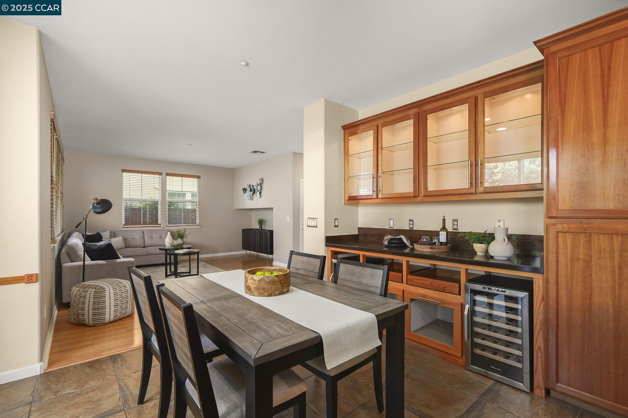 Detail Gallery Image 14 of 30 For 1775 Rose Gate Cmn, Livermore,  CA 94551 - 3 Beds | 2/1 Baths