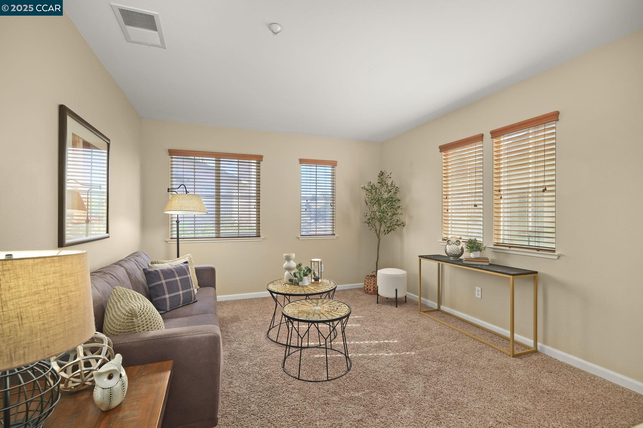 Detail Gallery Image 18 of 30 For 1775 Rose Gate Cmn, Livermore,  CA 94551 - 3 Beds | 2/1 Baths