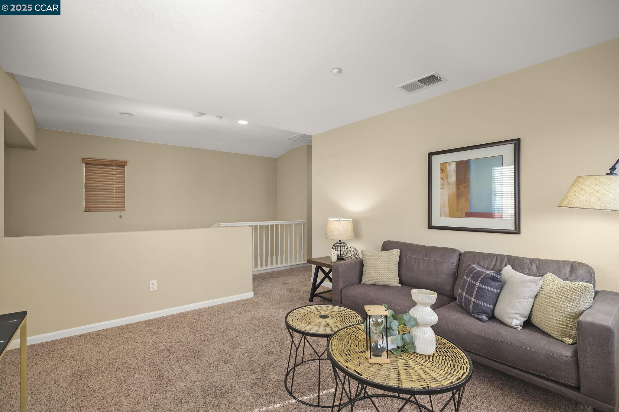 Detail Gallery Image 19 of 30 For 1775 Rose Gate Cmn, Livermore,  CA 94551 - 3 Beds | 2/1 Baths