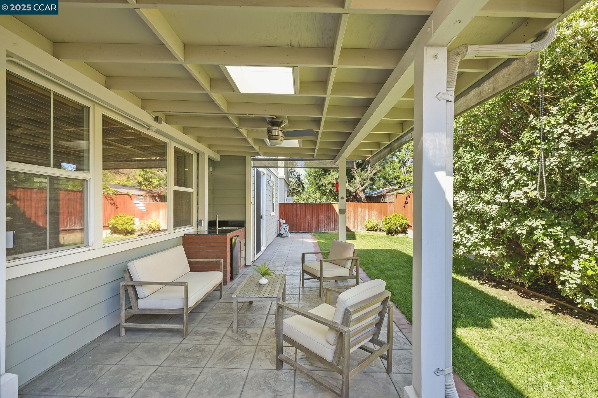 Detail Gallery Image 29 of 30 For 1775 Rose Gate Cmn, Livermore,  CA 94551 - 3 Beds | 2/1 Baths