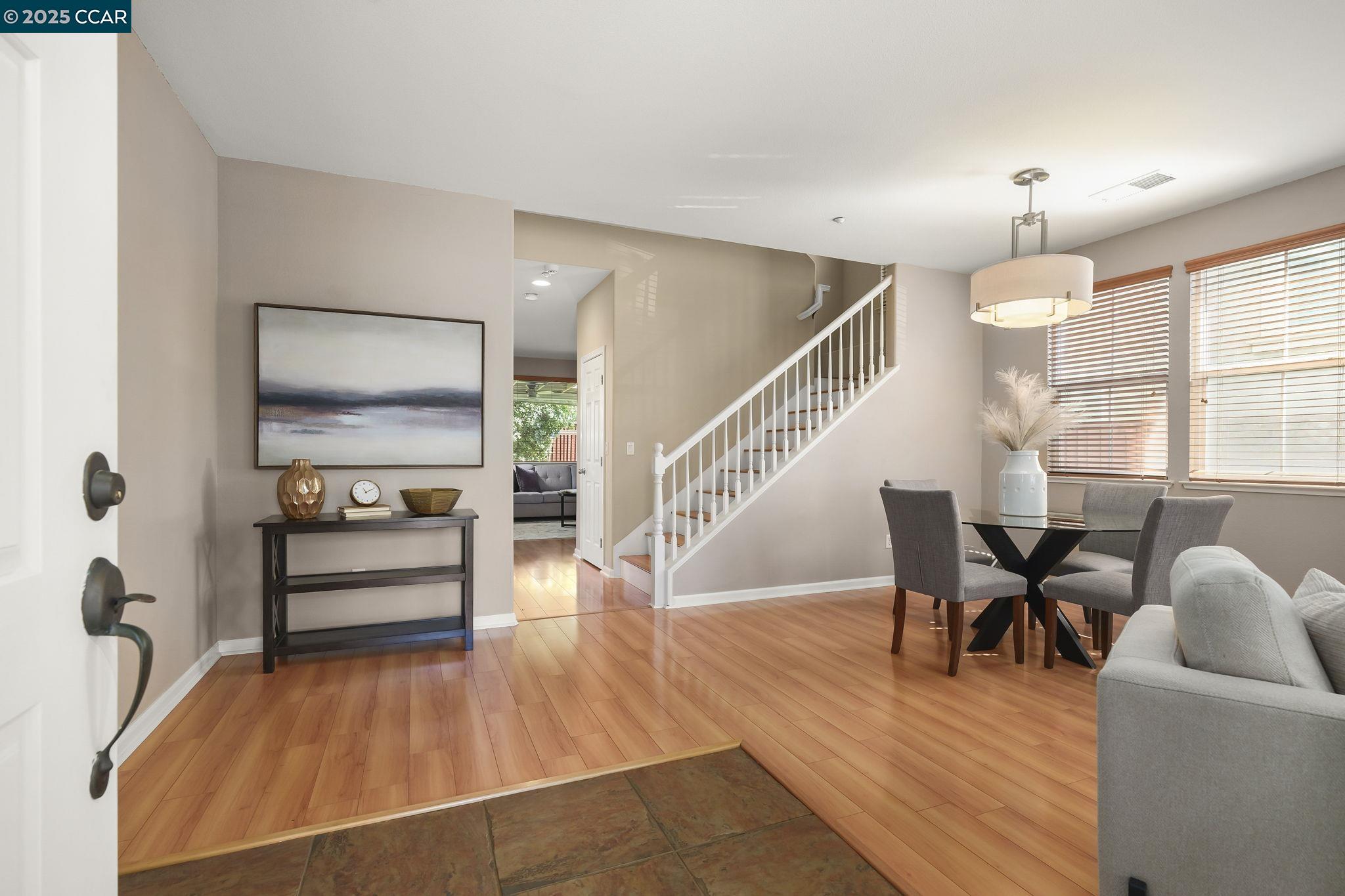 Detail Gallery Image 4 of 30 For 1775 Rose Gate Cmn, Livermore,  CA 94551 - 3 Beds | 2/1 Baths