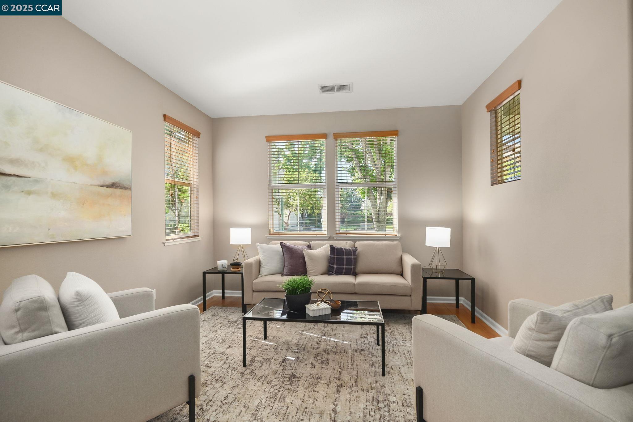 Detail Gallery Image 6 of 30 For 1775 Rose Gate Cmn, Livermore,  CA 94551 - 3 Beds | 2/1 Baths