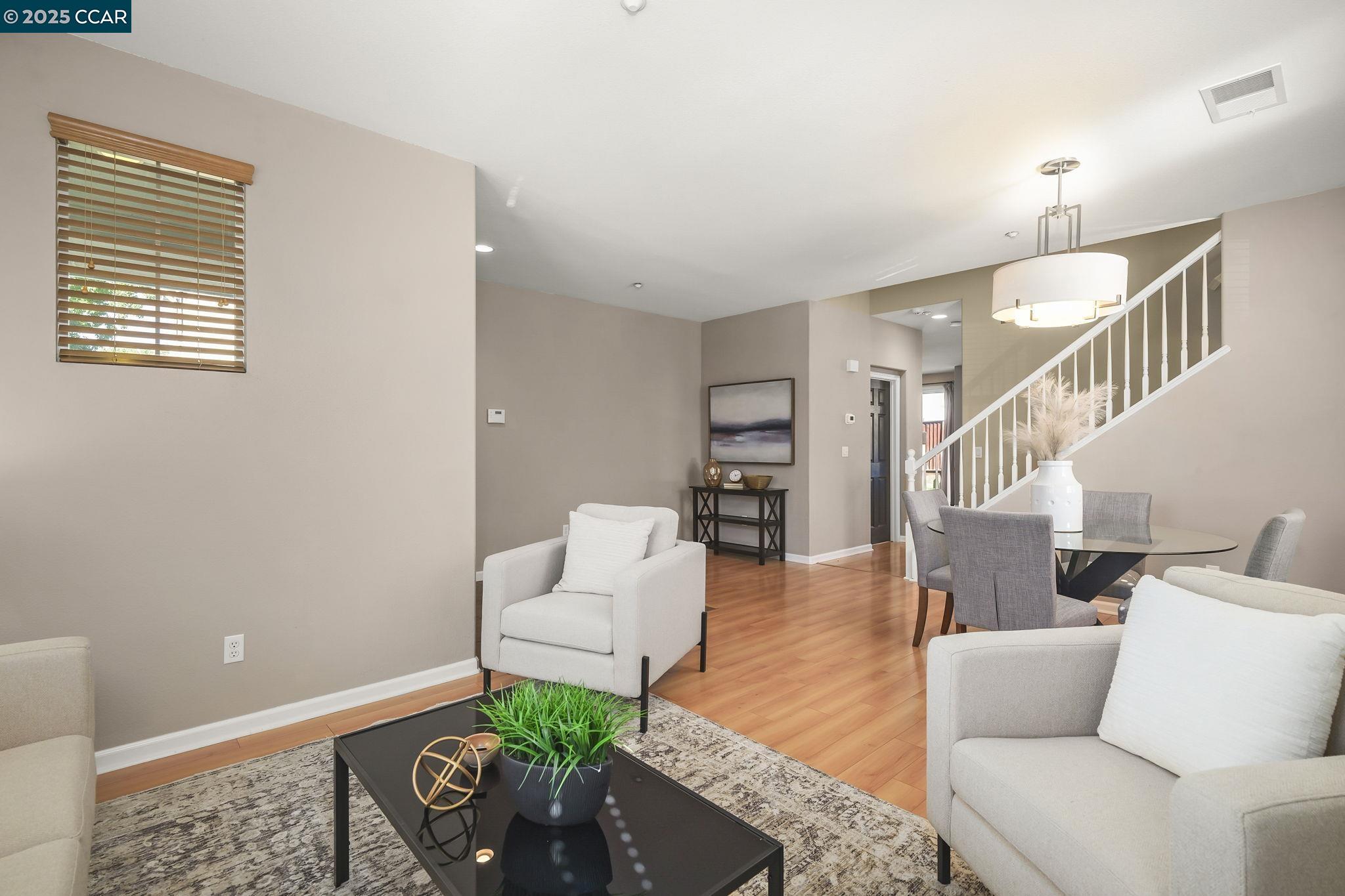 Detail Gallery Image 7 of 30 For 1775 Rose Gate Cmn, Livermore,  CA 94551 - 3 Beds | 2/1 Baths