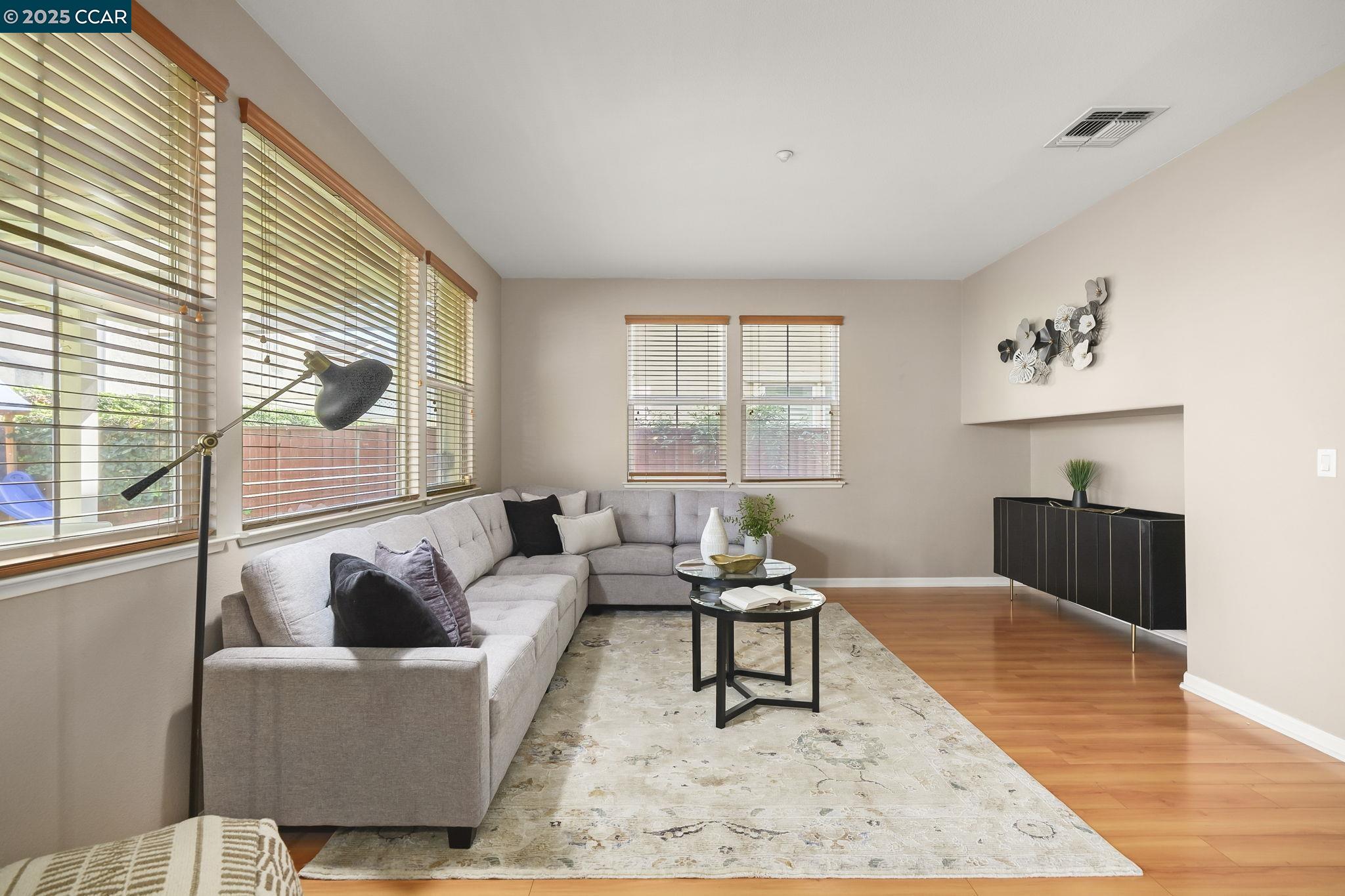 Detail Gallery Image 10 of 30 For 1775 Rose Gate Cmn, Livermore,  CA 94551 - 3 Beds | 2/1 Baths