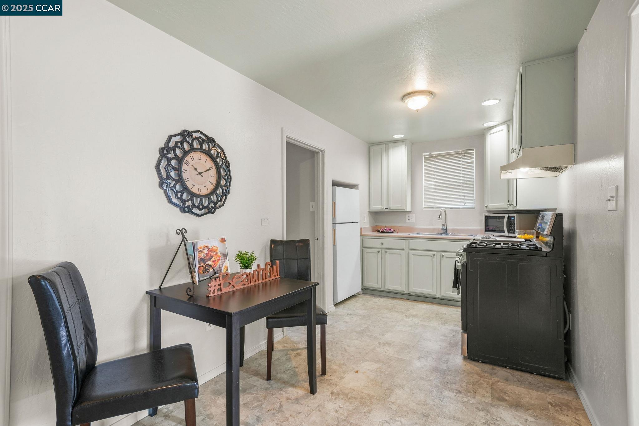 Detail Gallery Image 4 of 14 For 220 Nigh St, Vallejo,  CA 94590 - 2 Beds | 1 Baths