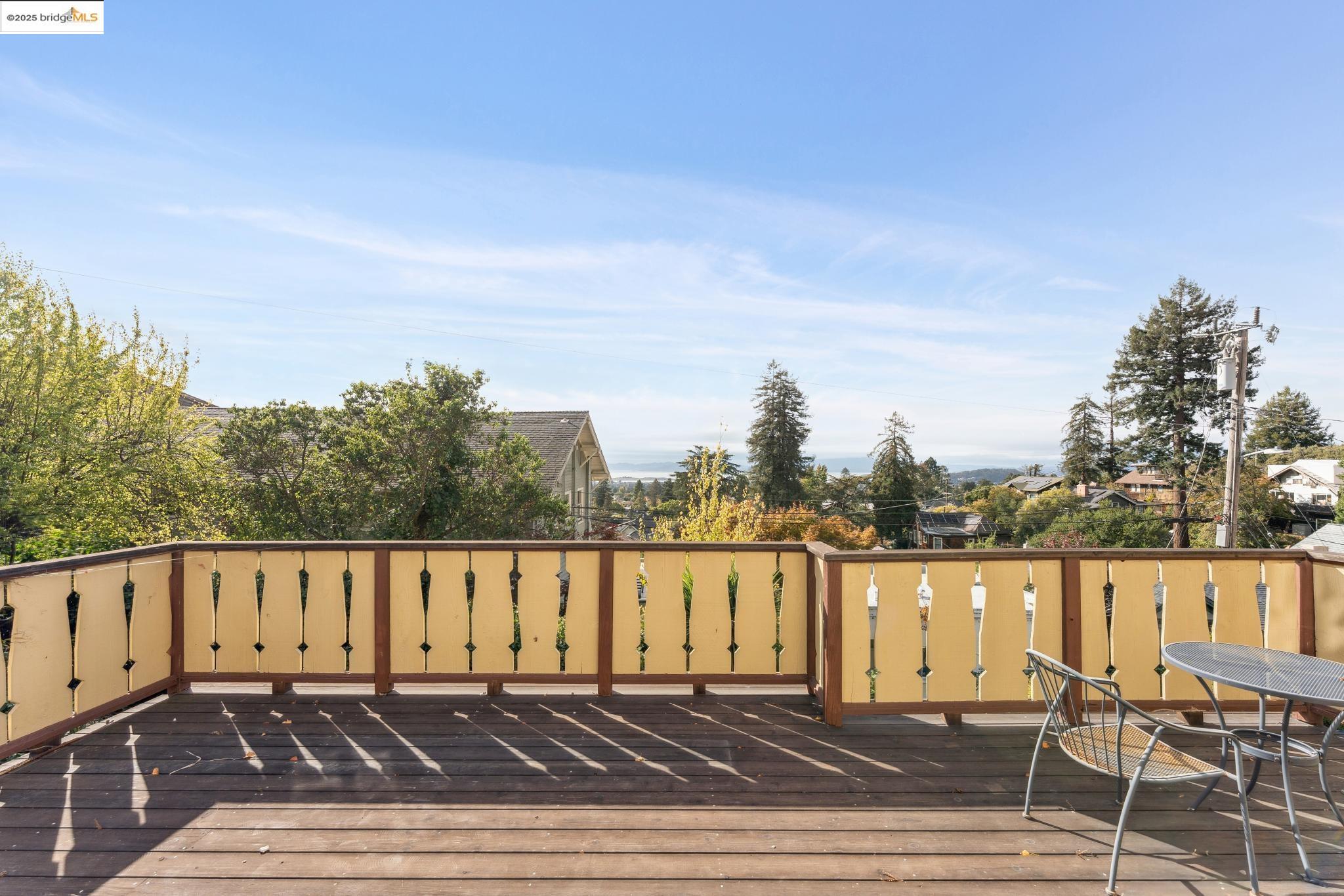 Detail Gallery Image 12 of 60 For 1444 Scenic Ave, Berkeley,  CA 94708 - 4 Beds | 2 Baths