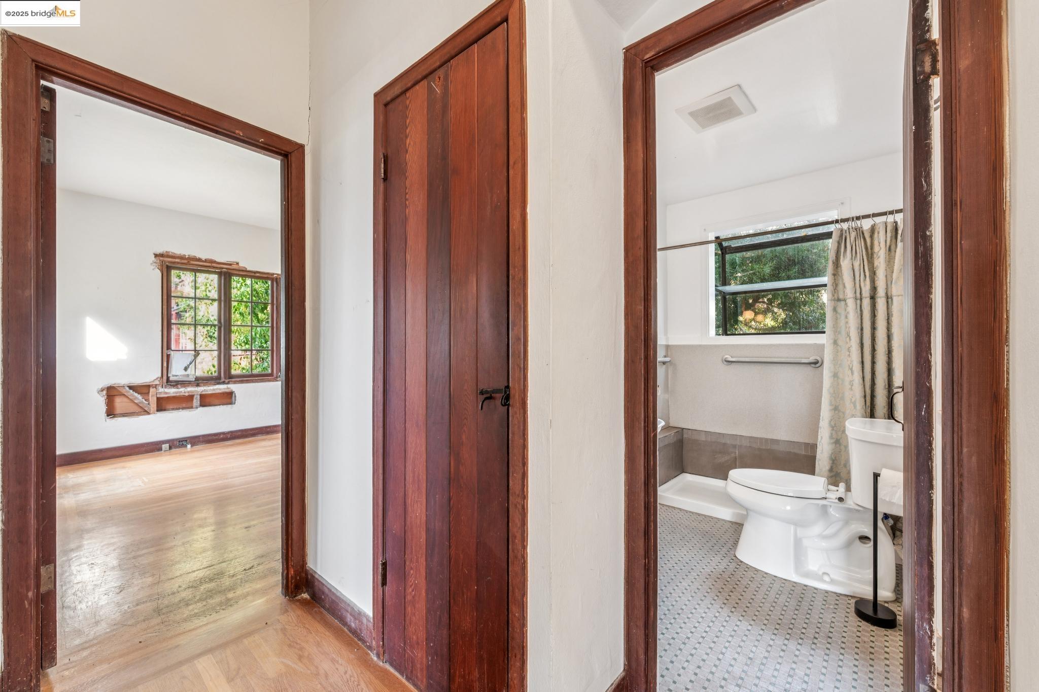 Detail Gallery Image 29 of 60 For 1444 Scenic Ave, Berkeley,  CA 94708 - 4 Beds | 2 Baths