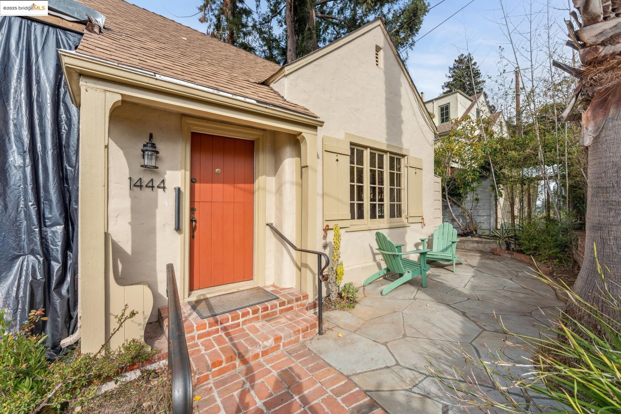 Detail Gallery Image 4 of 60 For 1444 Scenic Ave, Berkeley,  CA 94708 - 4 Beds | 2 Baths